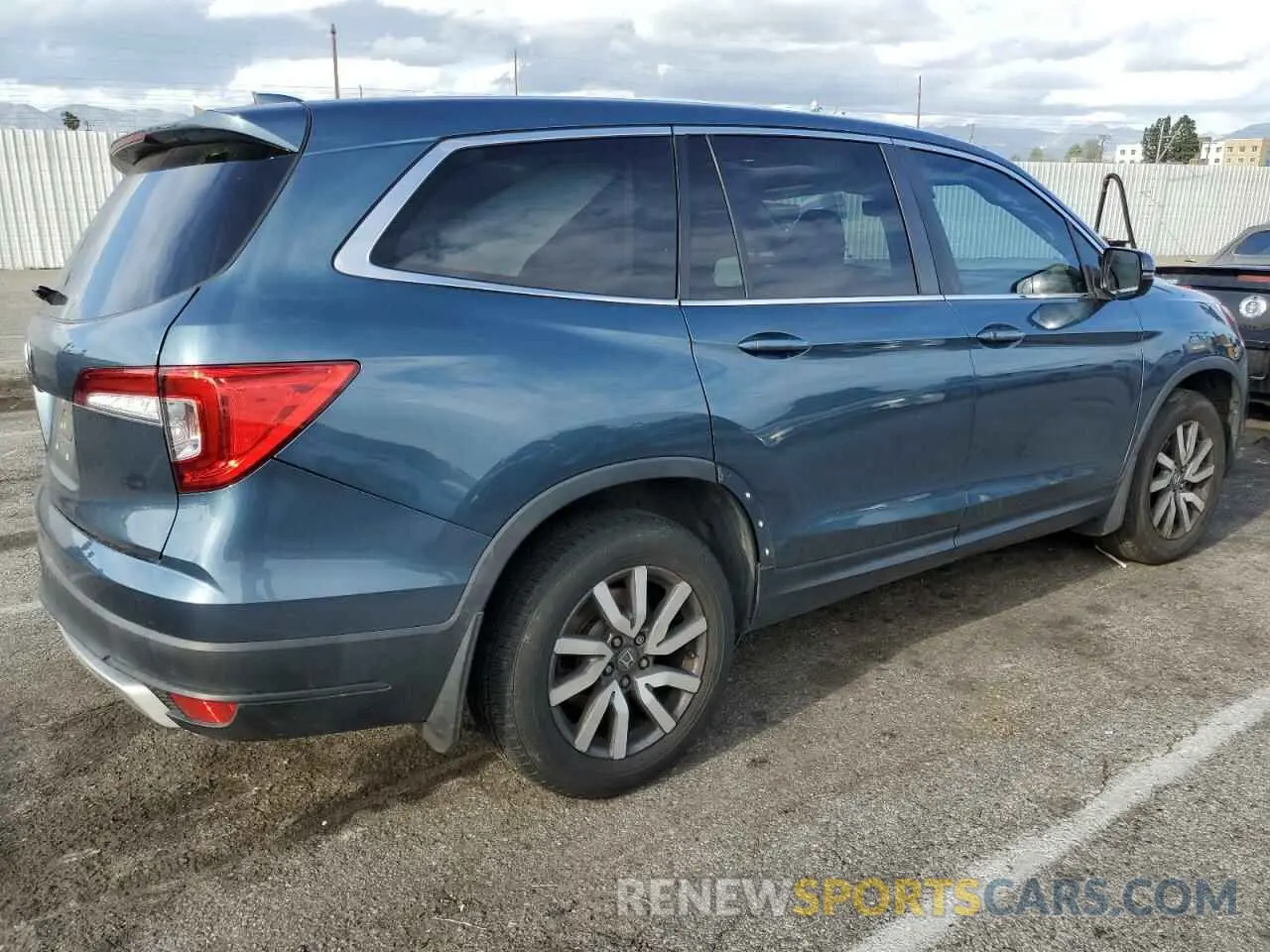 3 fotografías del automóvil dañado 5FNYF5H51MB042442 HONDA PILOT 2021