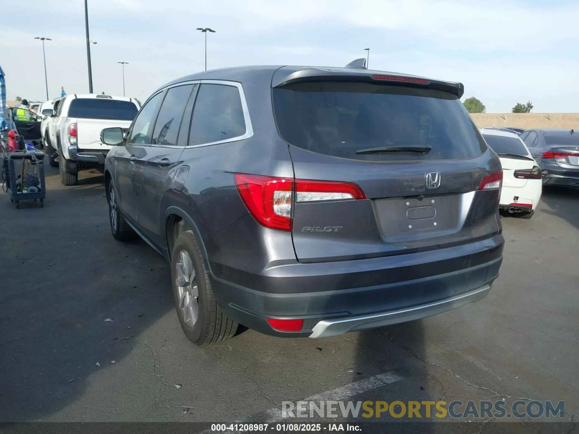 14 fotografías del automóvil dañado 5FNYF5H54MB018846 HONDA PILOT 2021