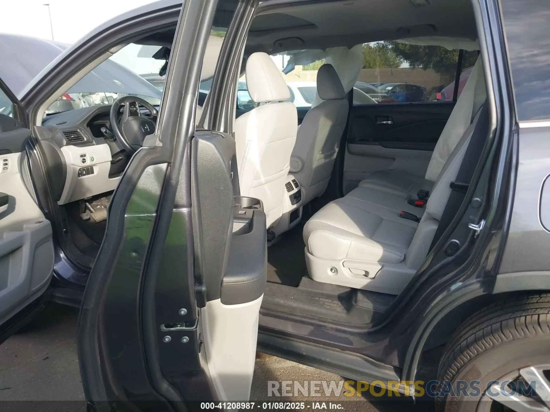 8 fotografías del automóvil dañado 5FNYF5H54MB018846 HONDA PILOT 2021