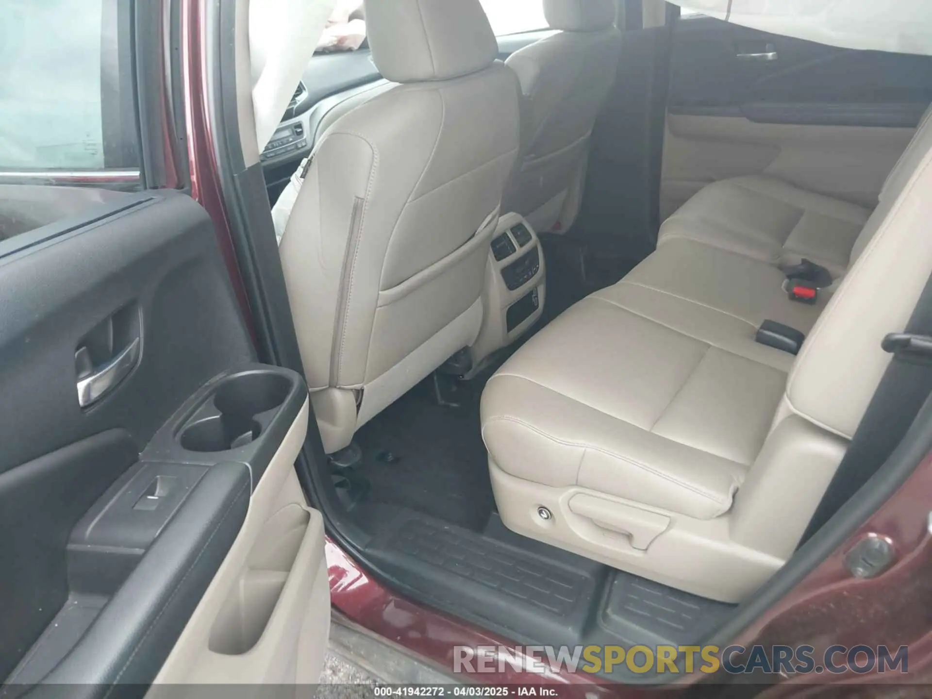 8 fotografías del automóvil dañado 5FNYF5H57MB008750 HONDA PILOT 2021