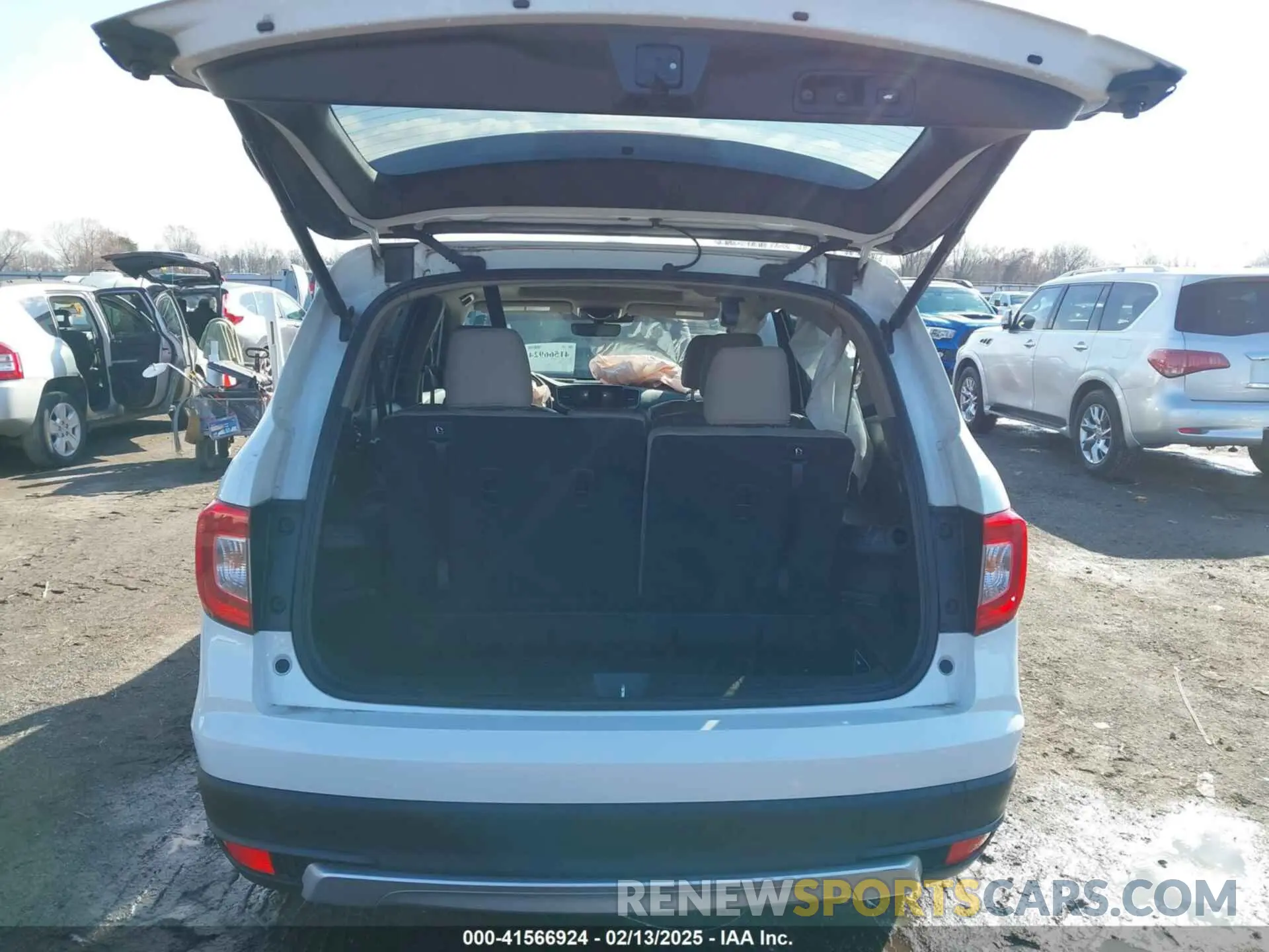 8 fotografías del automóvil dañado 5FNYF5H57MB037861 HONDA PILOT 2021
