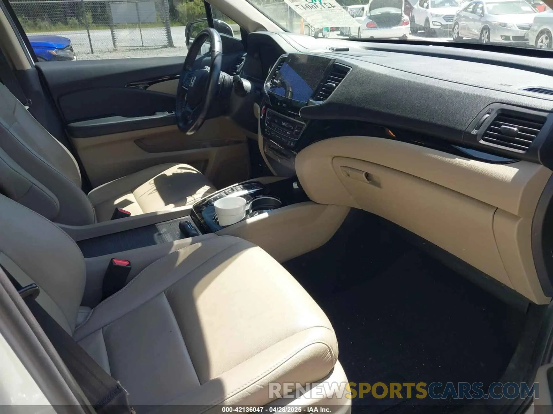 5 fotografías del automóvil dañado 5FNYF5H98MB073807 HONDA PILOT 2021