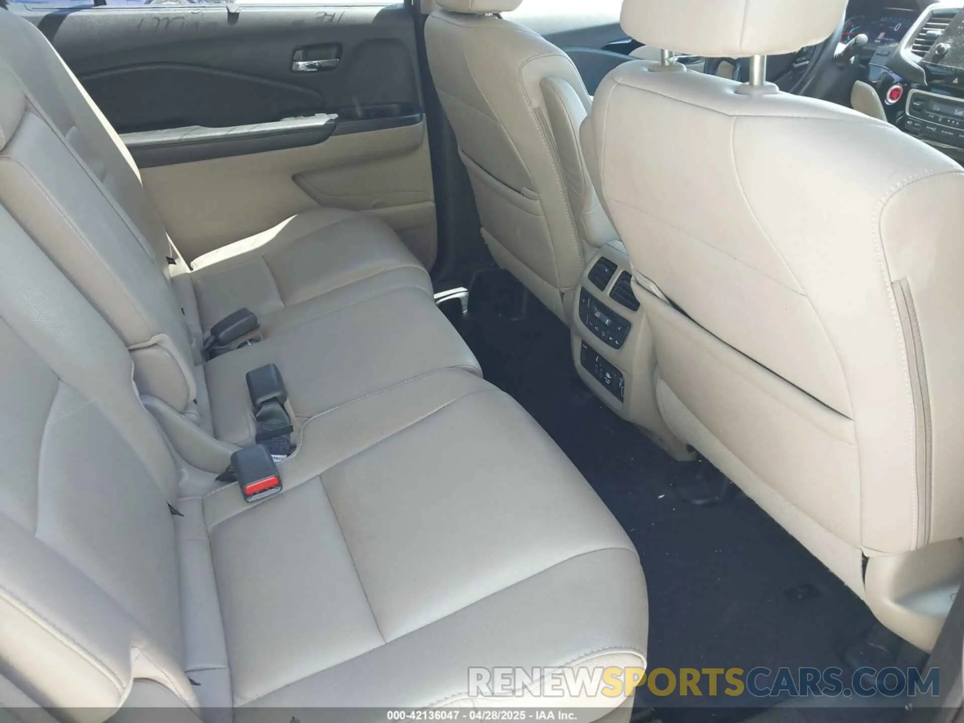 8 fotografías del automóvil dañado 5FNYF5H98MB073807 HONDA PILOT 2021