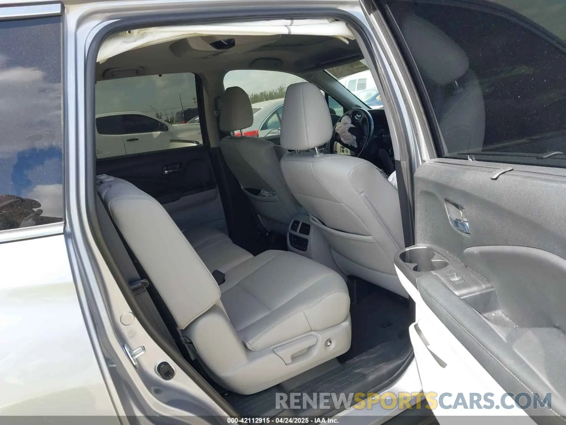 8 fotografías del automóvil dañado 5FNYF5H99MB041638 HONDA PILOT 2021