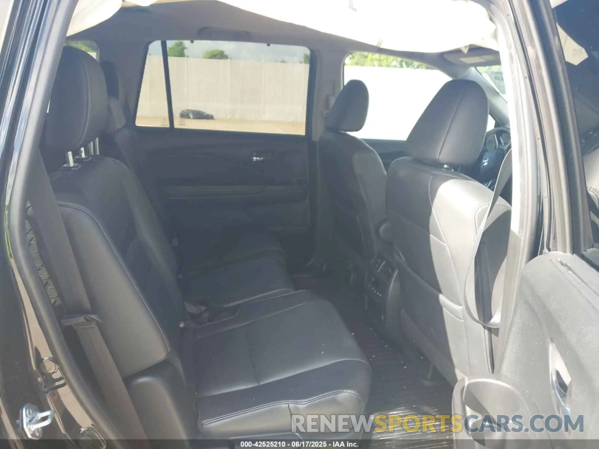 8 fotografías del automóvil dañado 5FNYF6H25MB042875 HONDA PILOT 2021