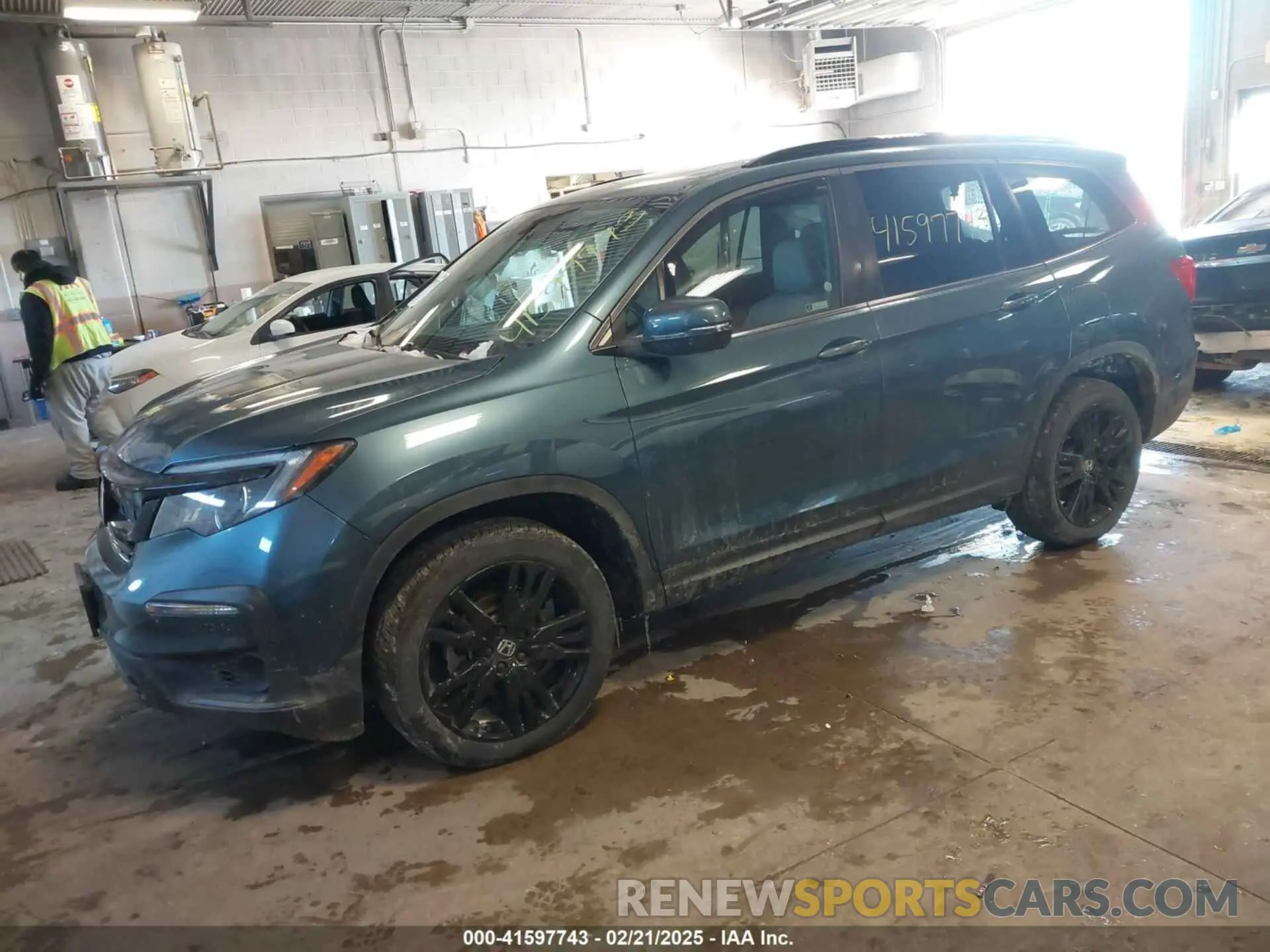 2 fotografías del automóvil dañado 5FNYF6H28MB009000 HONDA PILOT 2021