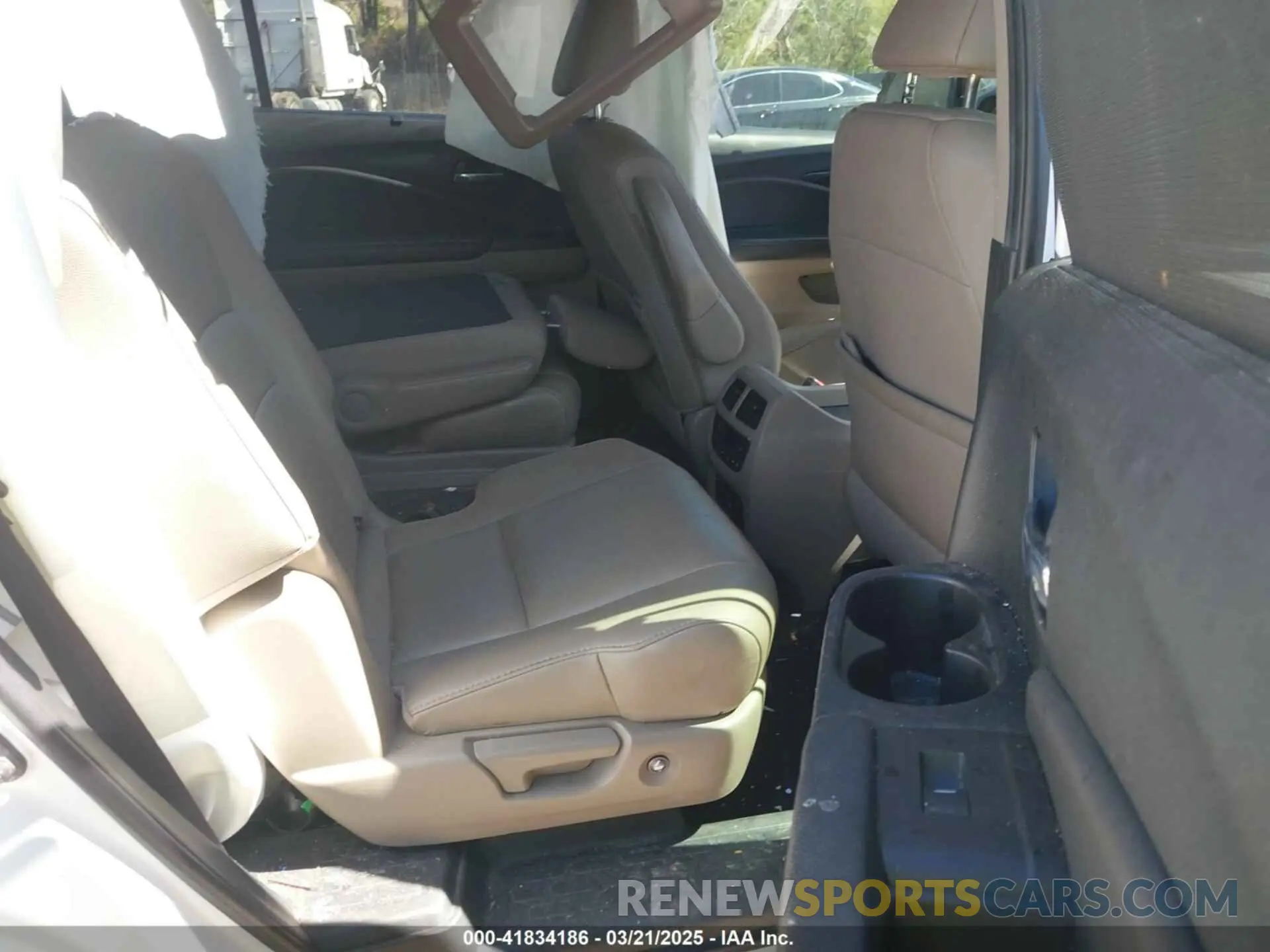 8 fotografías del automóvil dañado 5FNYF6H64MB074946 HONDA PILOT 2021