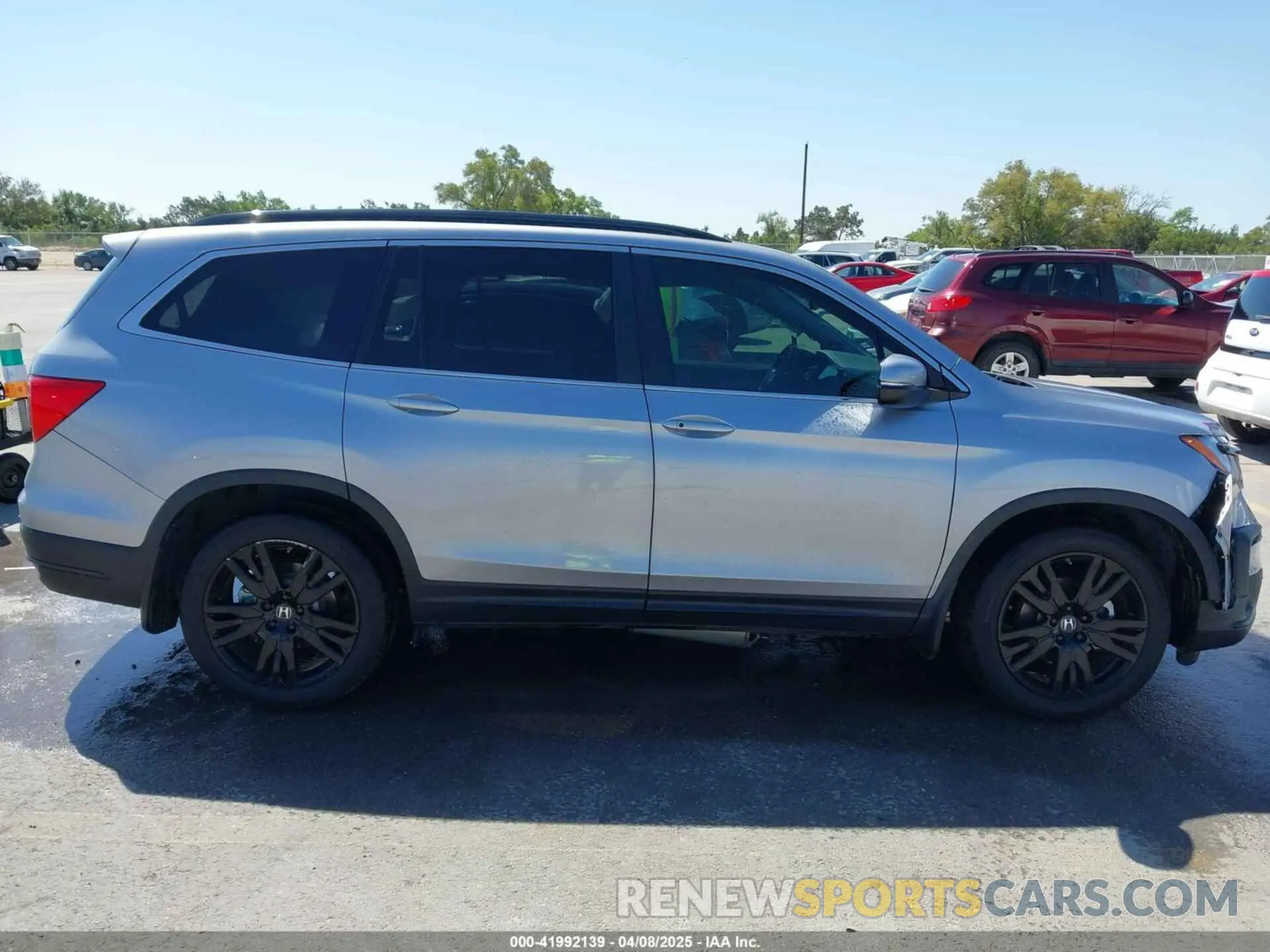 12 fotografías del automóvil dañado 5FNYF5H23NB018960 HONDA PILOT 2022