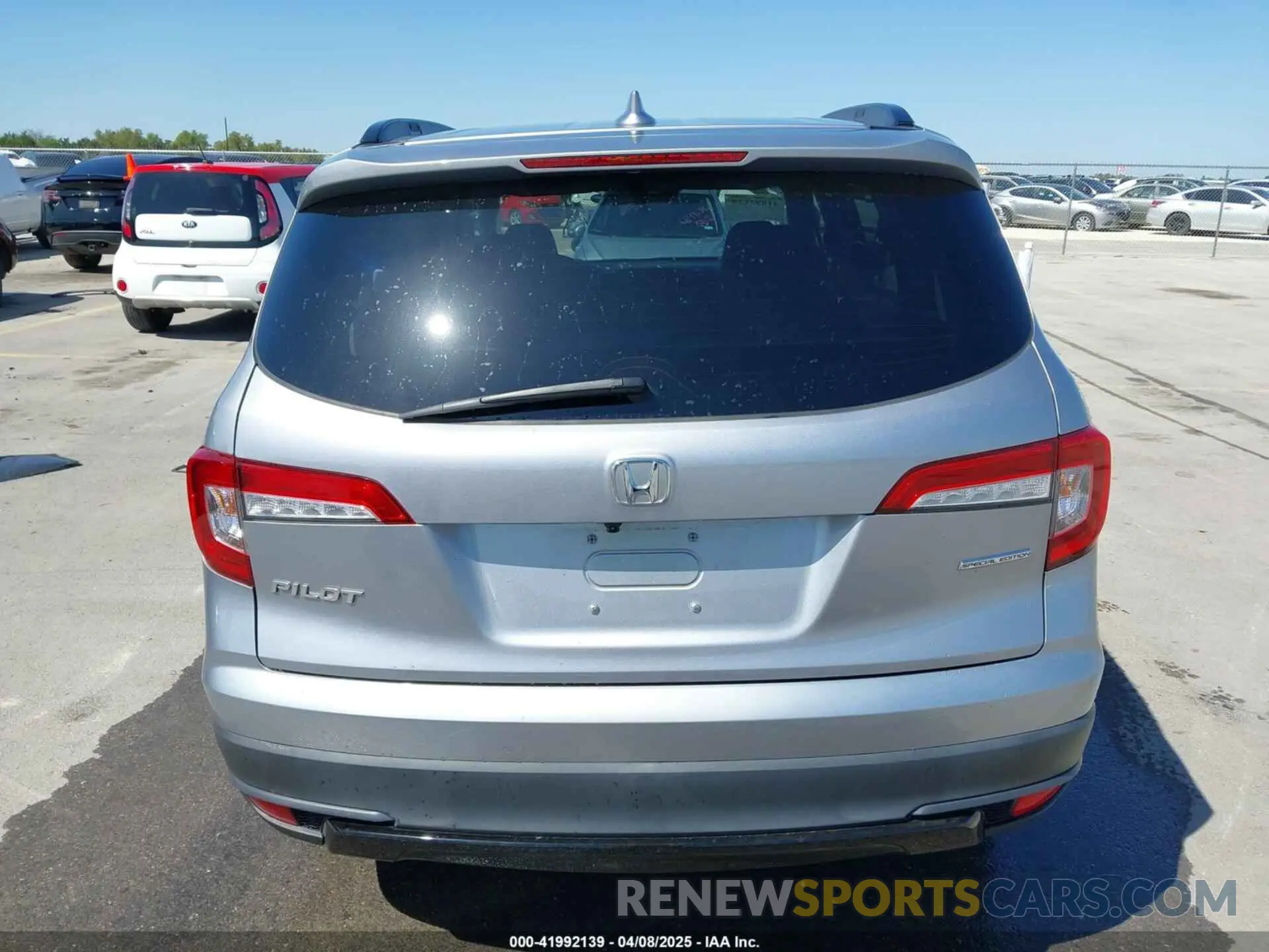 15 fotografías del automóvil dañado 5FNYF5H23NB018960 HONDA PILOT 2022
