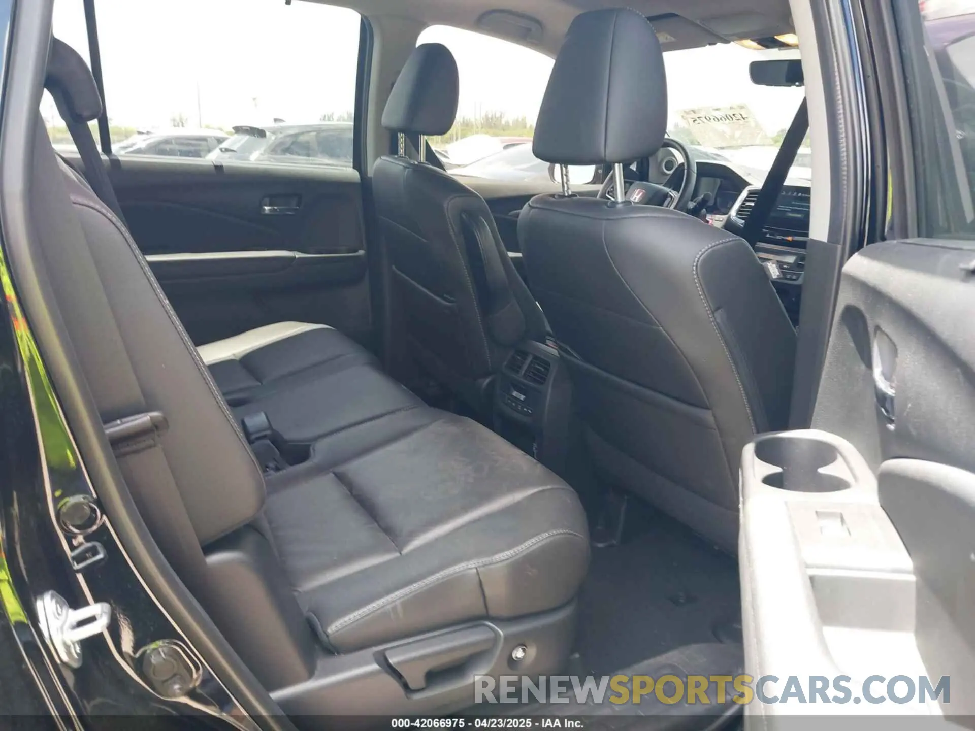 8 fotografías del automóvil dañado 5FNYF5H28NB031266 HONDA PILOT 2022