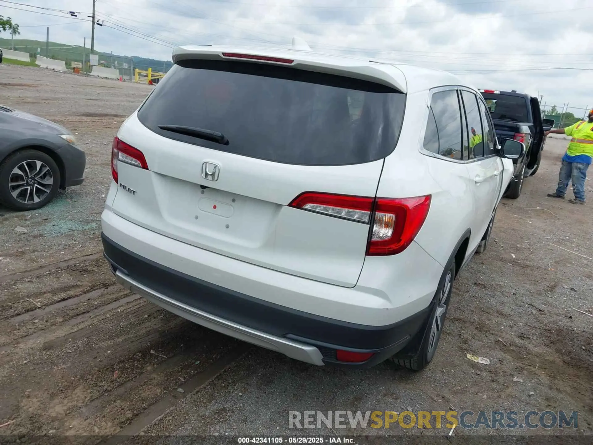 4 fotografías del automóvil dañado 5FNYF5H52NB003232 HONDA PILOT 2022