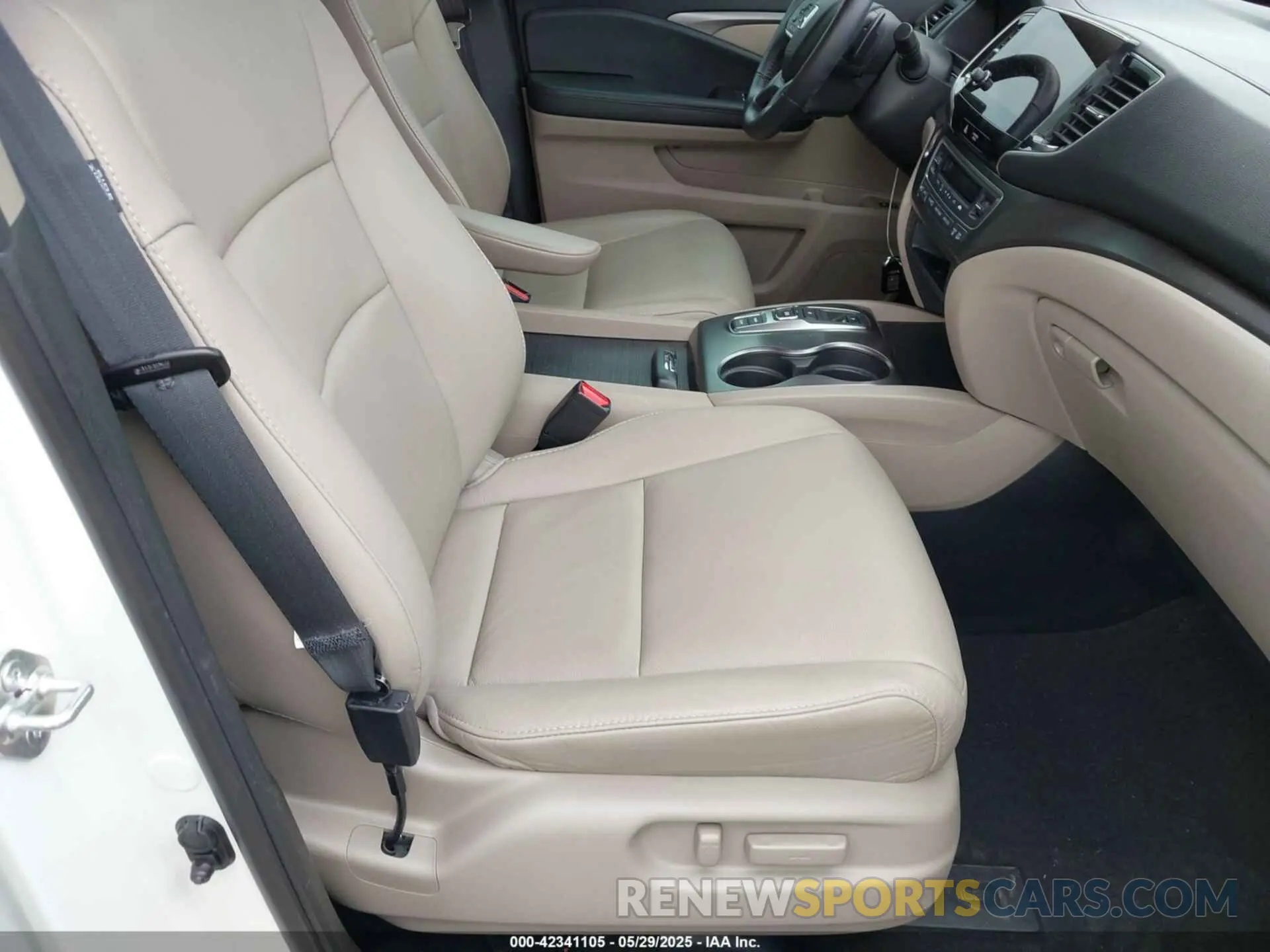 5 fotografías del automóvil dañado 5FNYF5H52NB003232 HONDA PILOT 2022