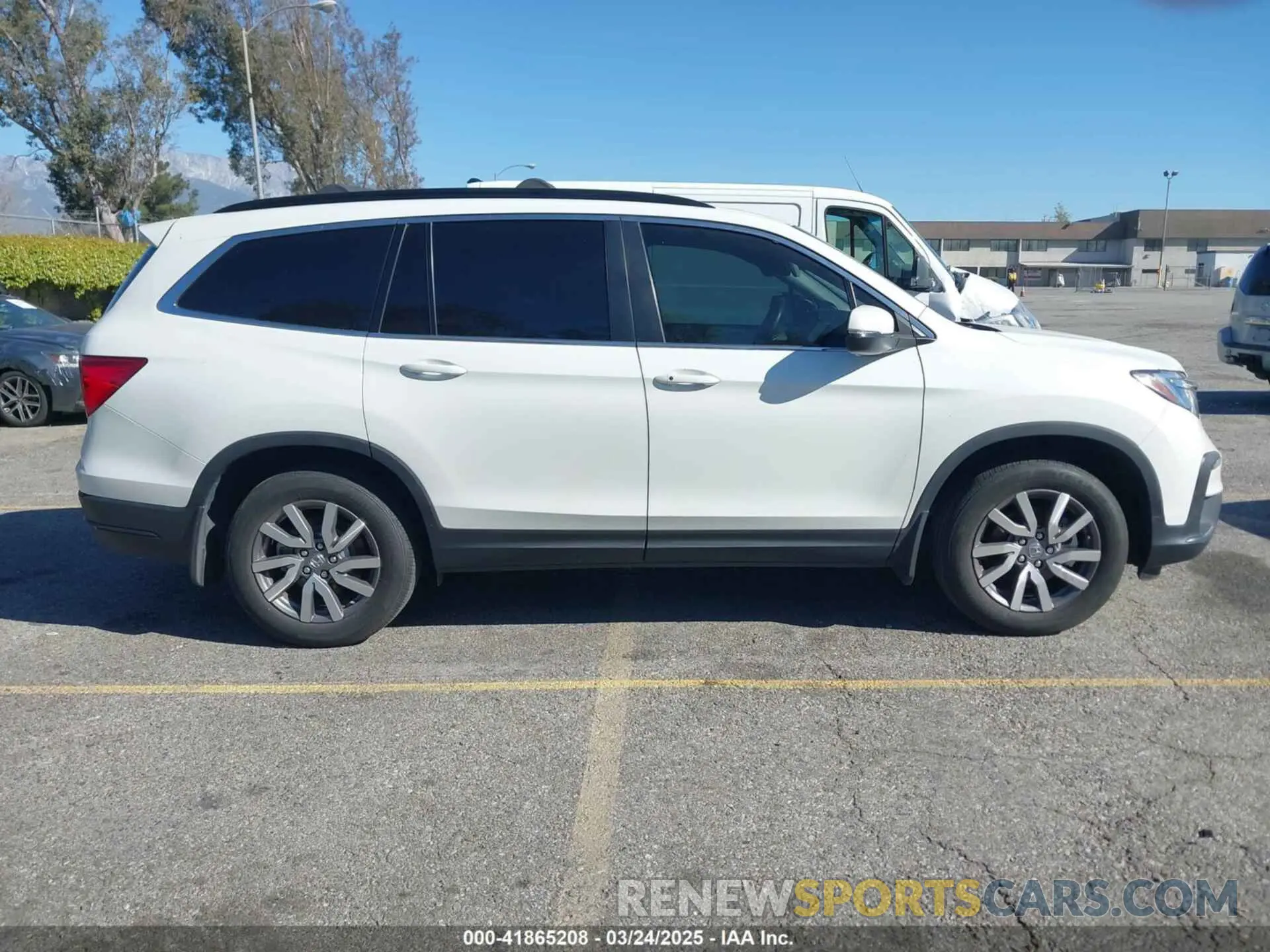 12 fotografías del automóvil dañado 5FNYF5H52NB009628 HONDA PILOT 2022