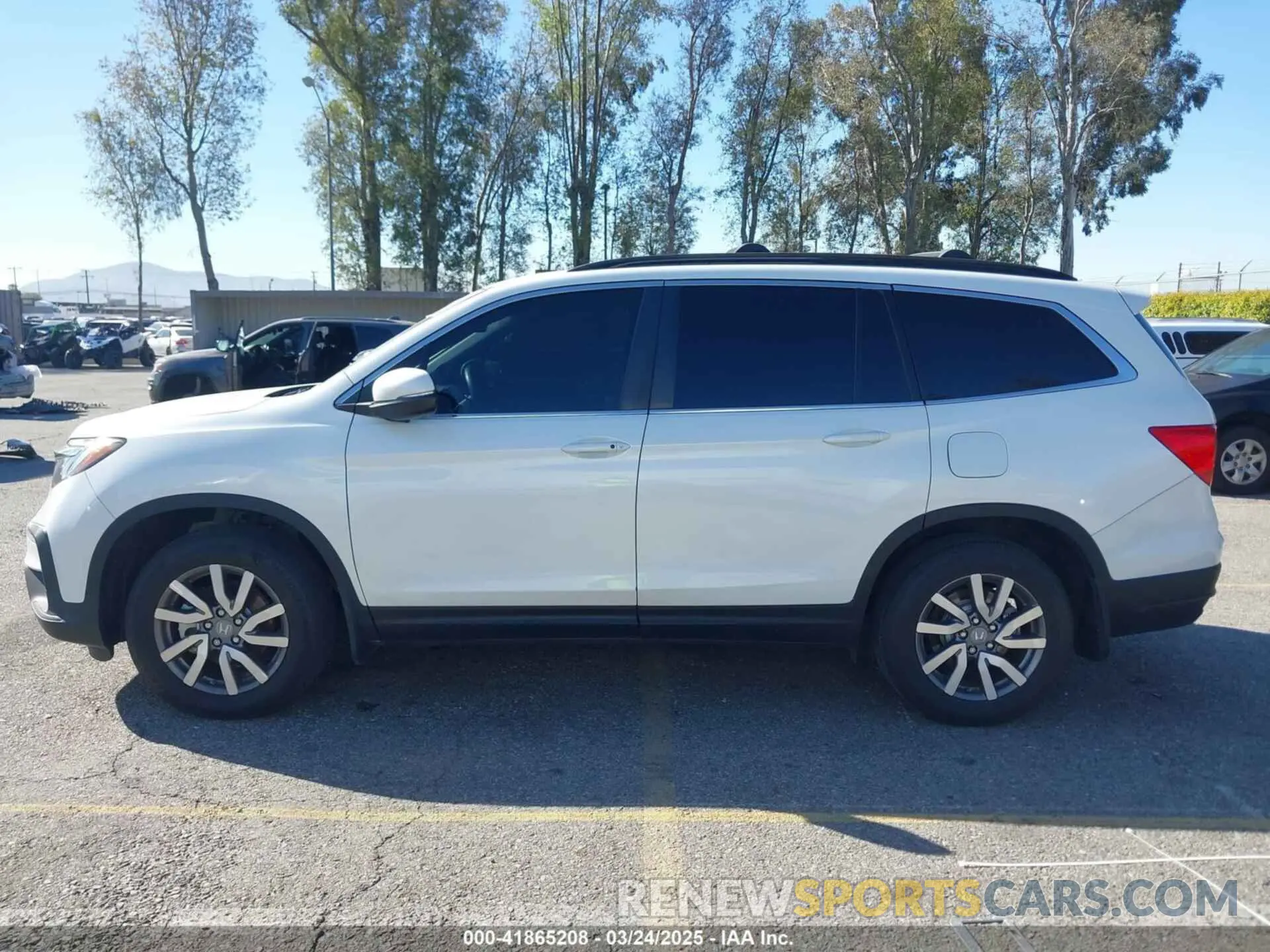 13 fotografías del automóvil dañado 5FNYF5H52NB009628 HONDA PILOT 2022