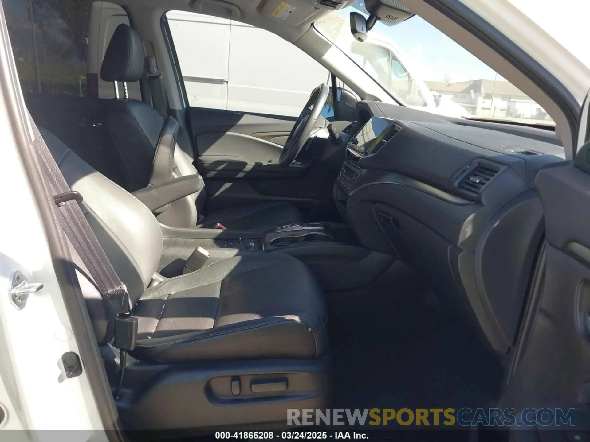 5 fotografías del automóvil dañado 5FNYF5H52NB009628 HONDA PILOT 2022