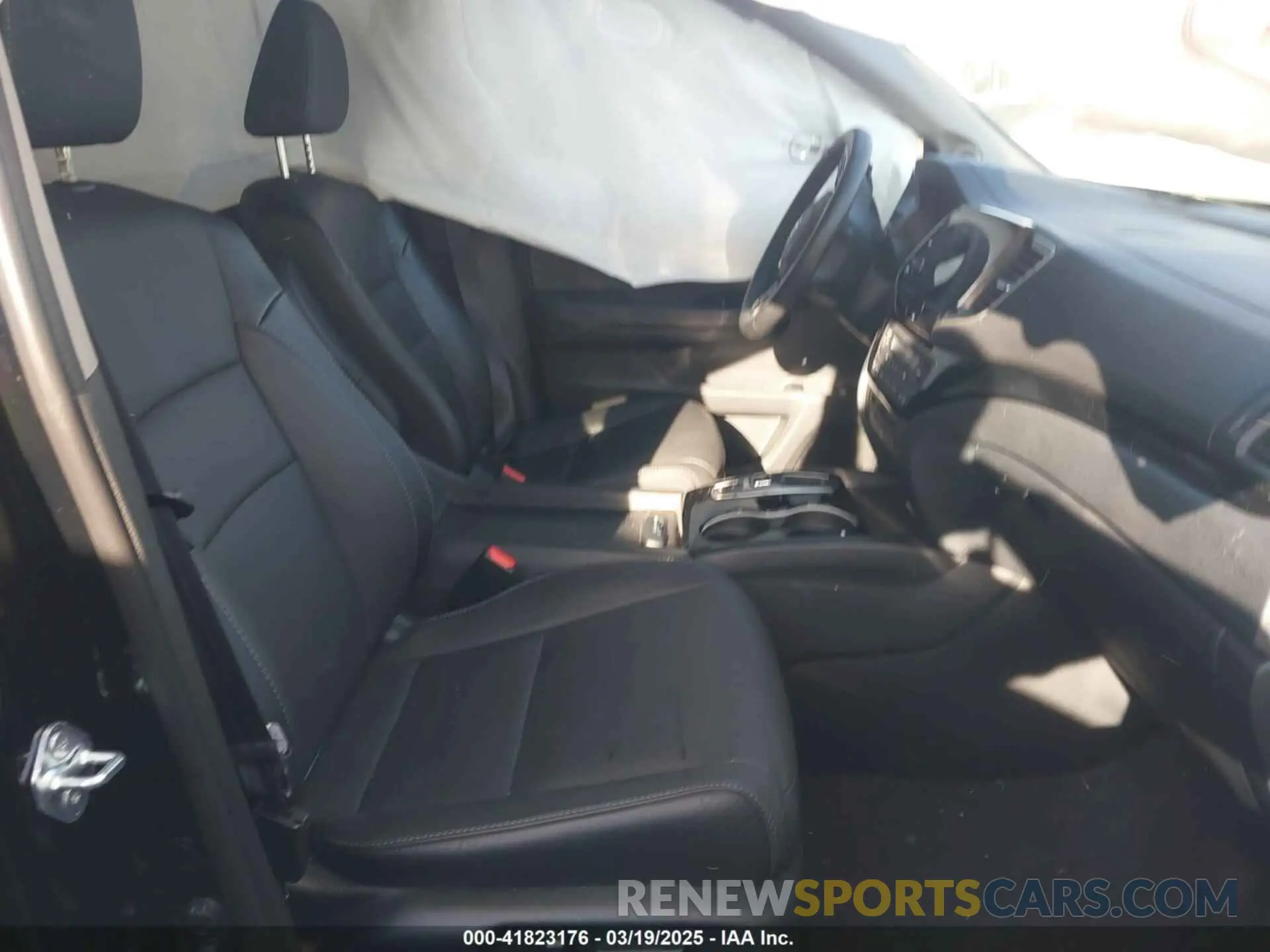 5 fotografías del automóvil dañado 5FNYF6H03NB085997 HONDA PILOT 2022