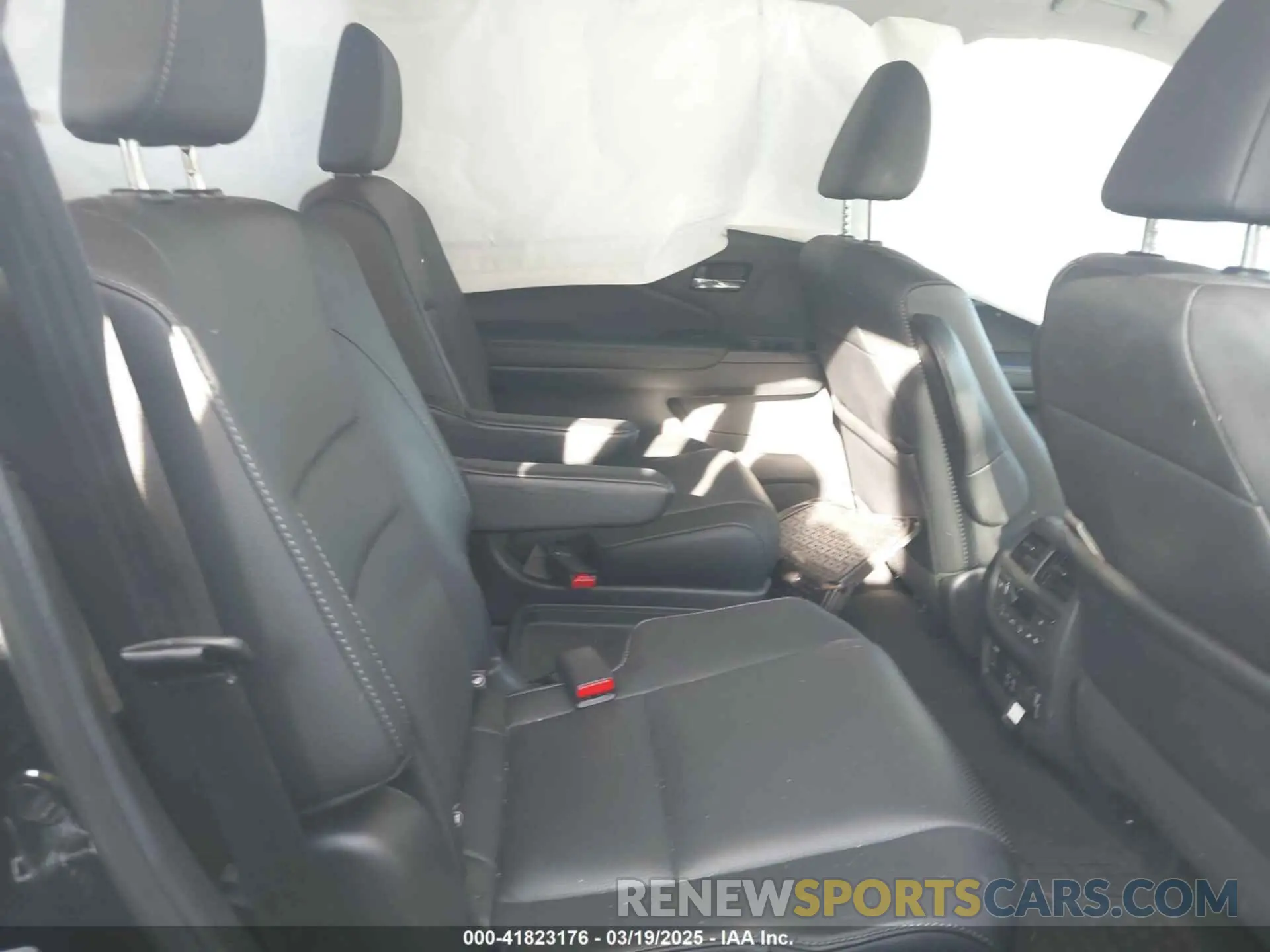 8 fotografías del automóvil dañado 5FNYF6H03NB085997 HONDA PILOT 2022