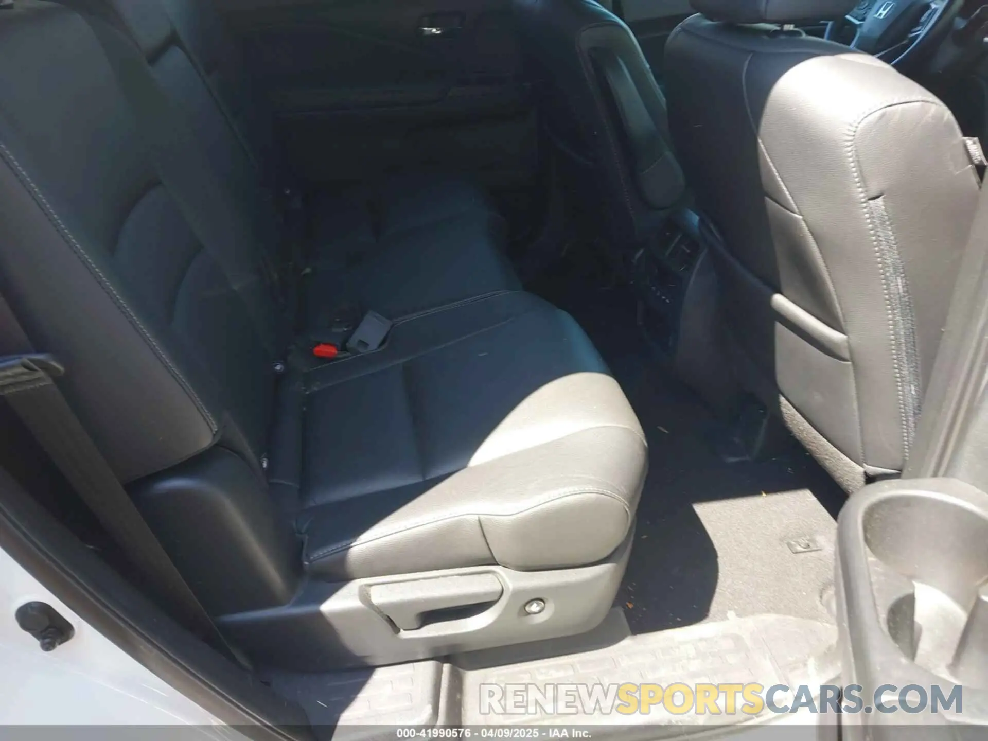 8 fotografías del automóvil dañado 5FNYF6H51NB014258 HONDA PILOT 2022