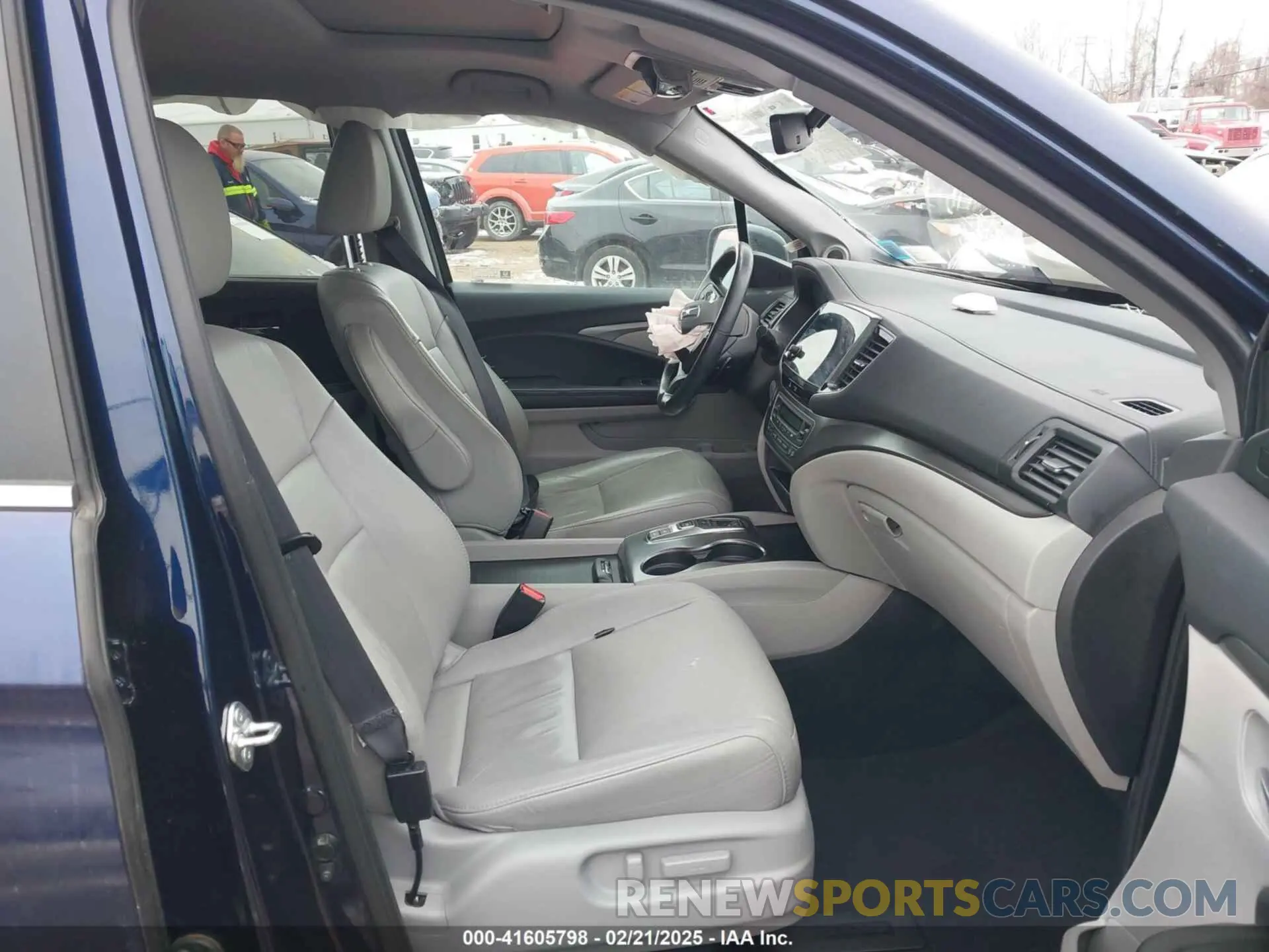 5 fotografías del automóvil dañado 5FNYF6H53NB010082 HONDA PILOT 2022