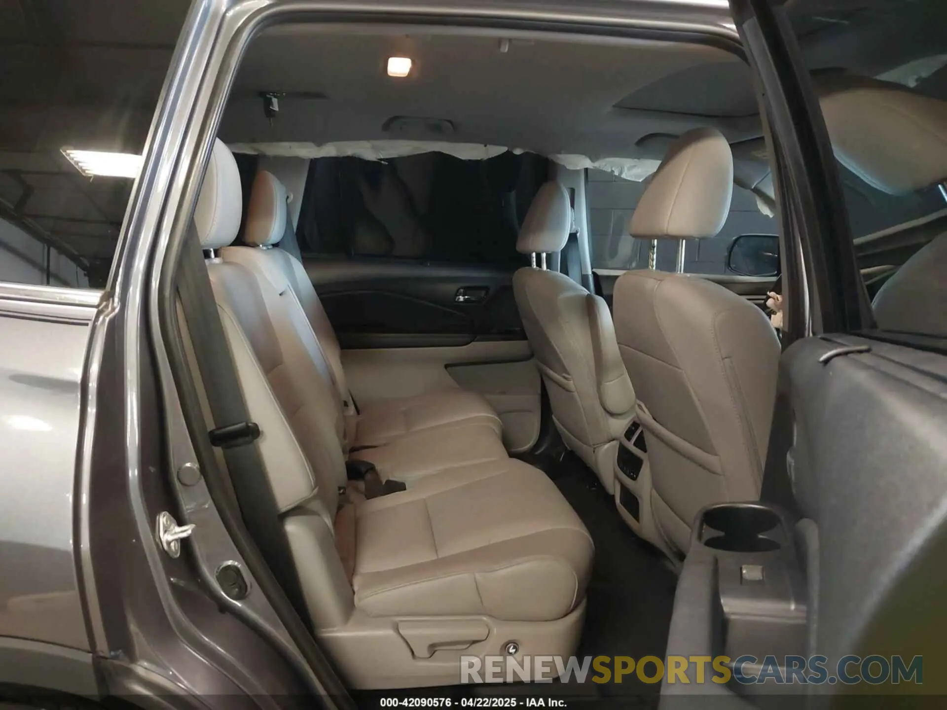 8 fotografías del automóvil dañado 5FNYF6H59NB000754 HONDA PILOT 2022