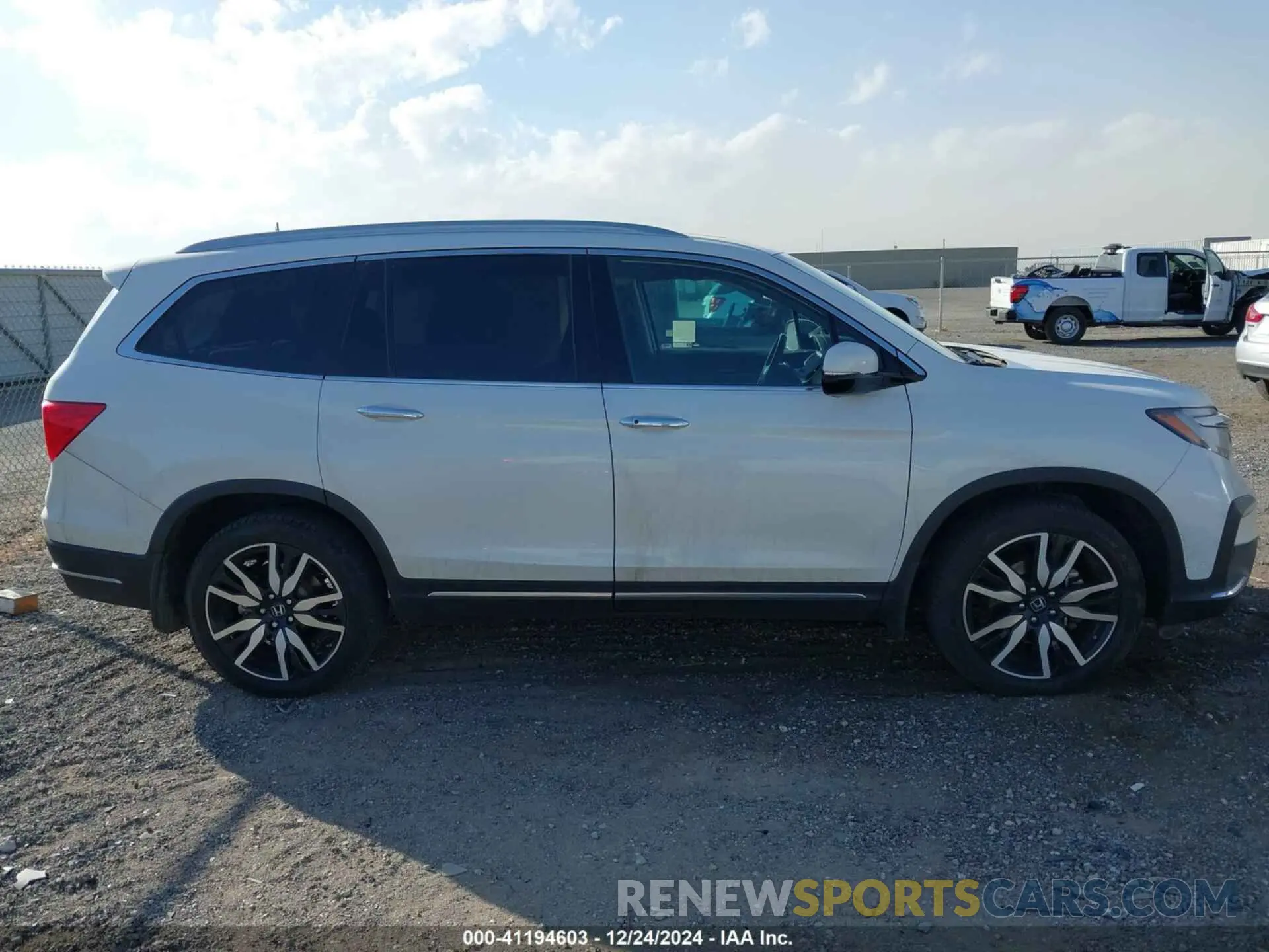 13 fotografías del automóvil dañado 5FNYF6H67NB017660 HONDA PILOT 2022