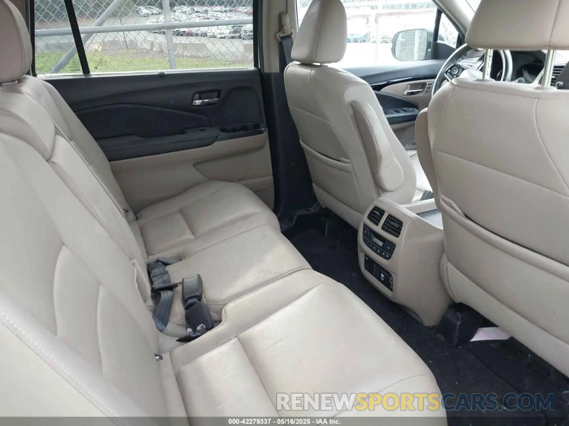 8 fotografías del automóvil dañado 5FNYF6H9XNB016478 HONDA PILOT 2022
