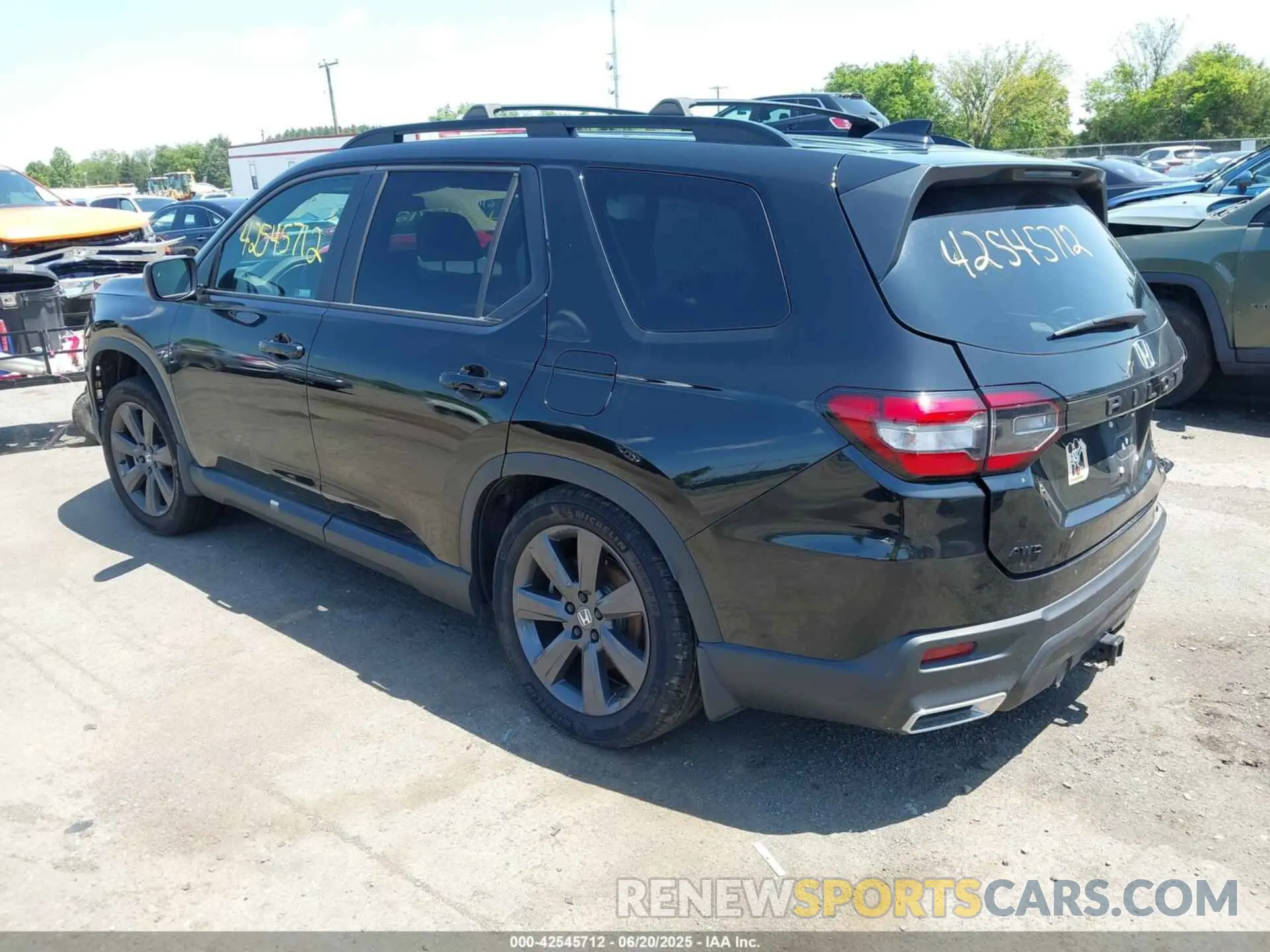 3 fotografías del automóvil dañado 5FNYG1H36PB024804 HONDA PILOT 2023