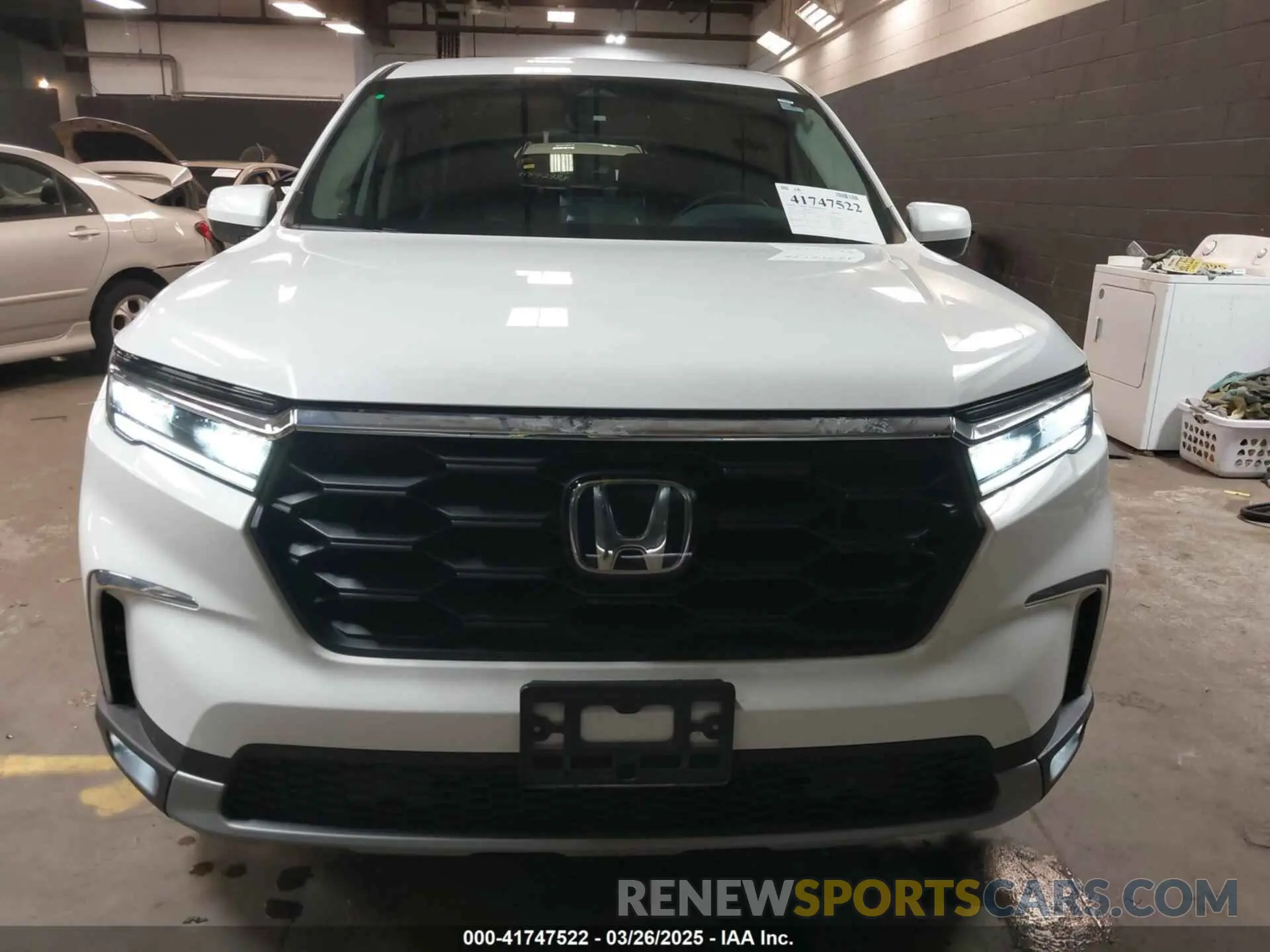 12 fotografías del automóvil dañado 5FNYG1H5XPB043275 HONDA PILOT 2023