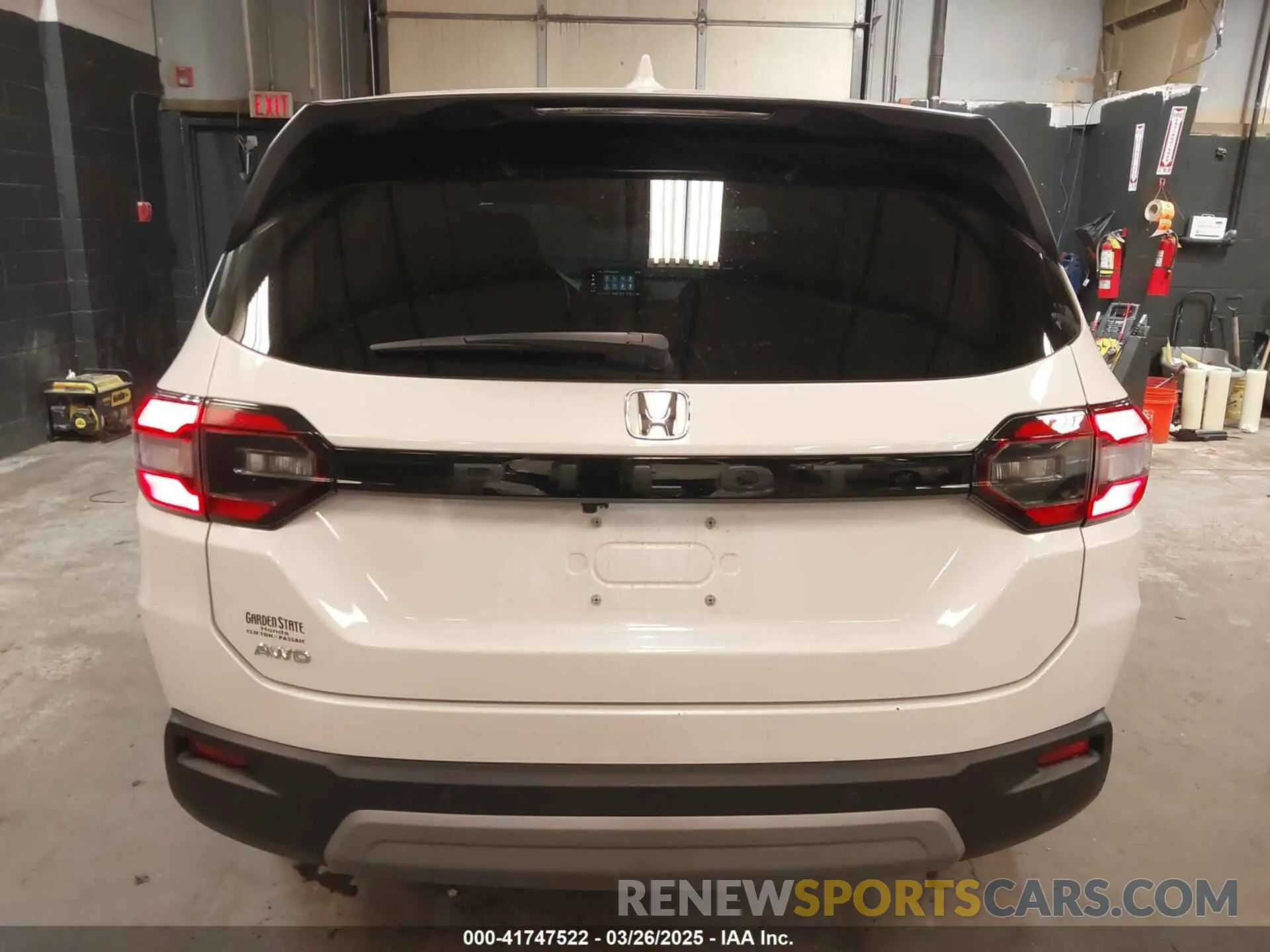 16 fotografías del automóvil dañado 5FNYG1H5XPB043275 HONDA PILOT 2023