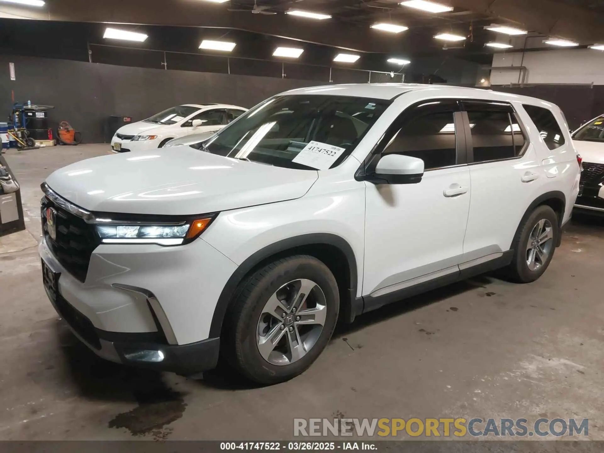 2 fotografías del automóvil dañado 5FNYG1H5XPB043275 HONDA PILOT 2023