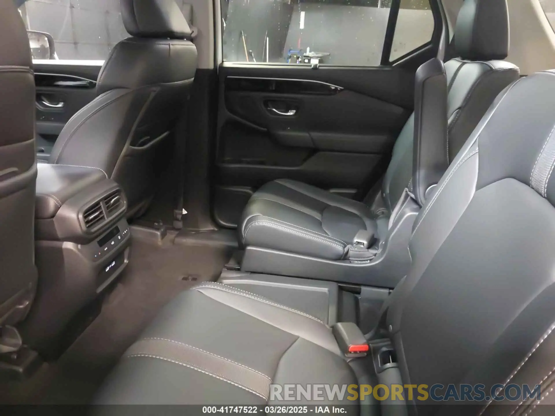8 fotografías del automóvil dañado 5FNYG1H5XPB043275 HONDA PILOT 2023