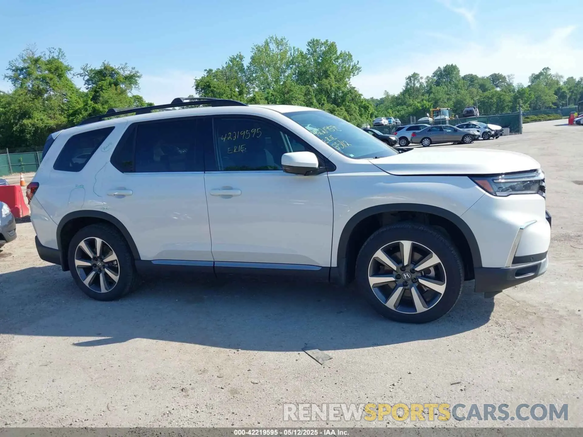 13 fotografías del automóvil dañado 5FNYG1H82PB046438 HONDA PILOT 2023