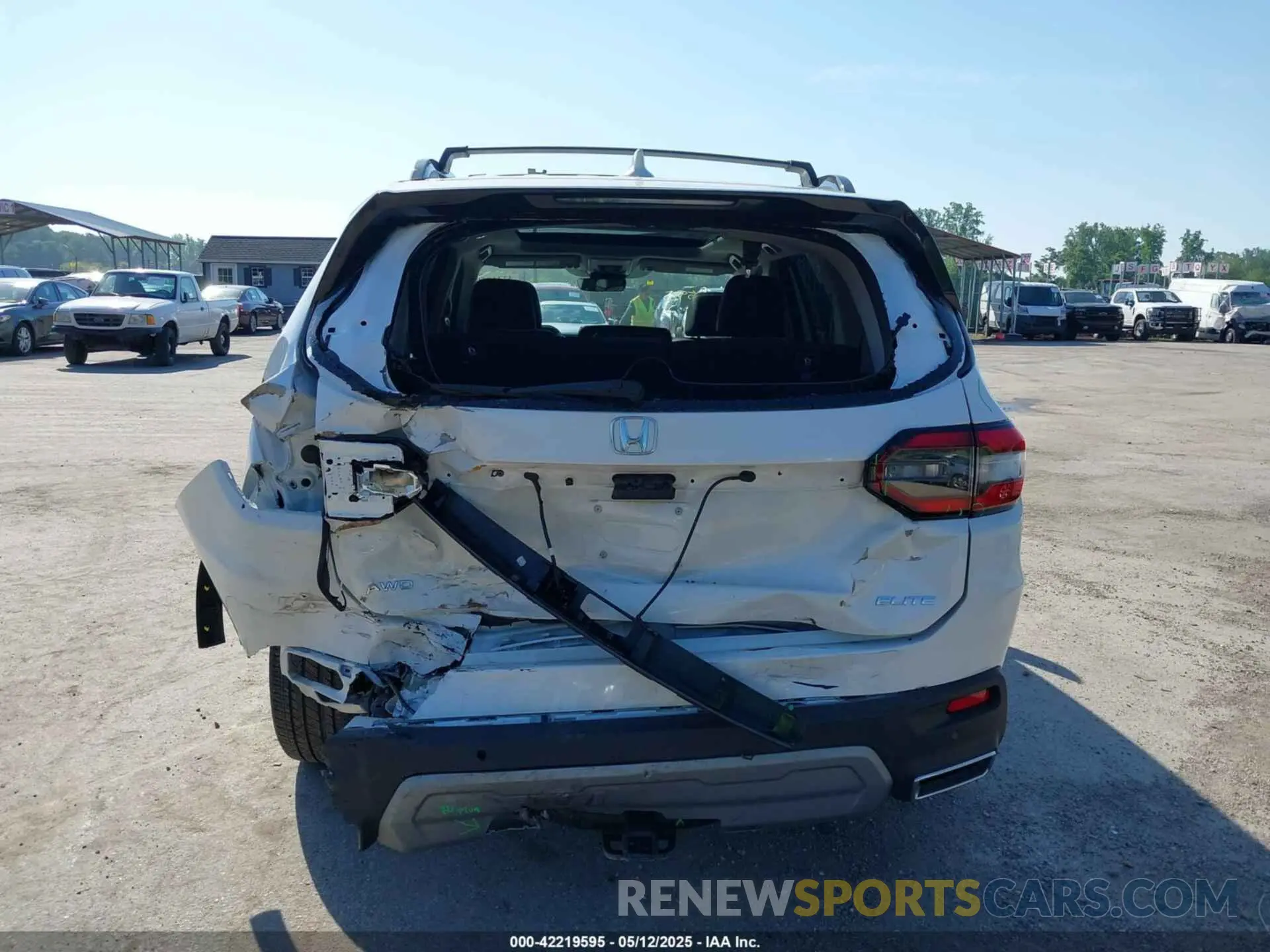 16 fotografías del automóvil dañado 5FNYG1H82PB046438 HONDA PILOT 2023