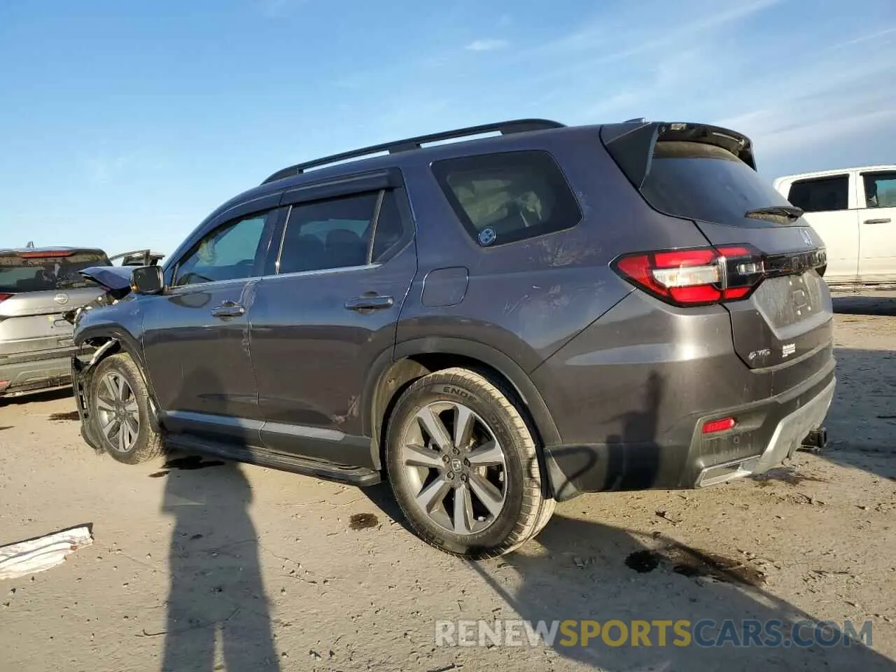 2 fotografías del automóvil dañado 5FNYG1H82PB046598 HONDA PILOT 2023