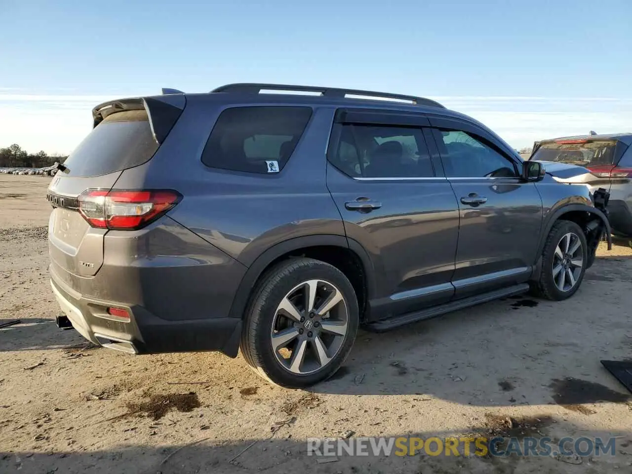 3 fotografías del automóvil dañado 5FNYG1H82PB046598 HONDA PILOT 2023