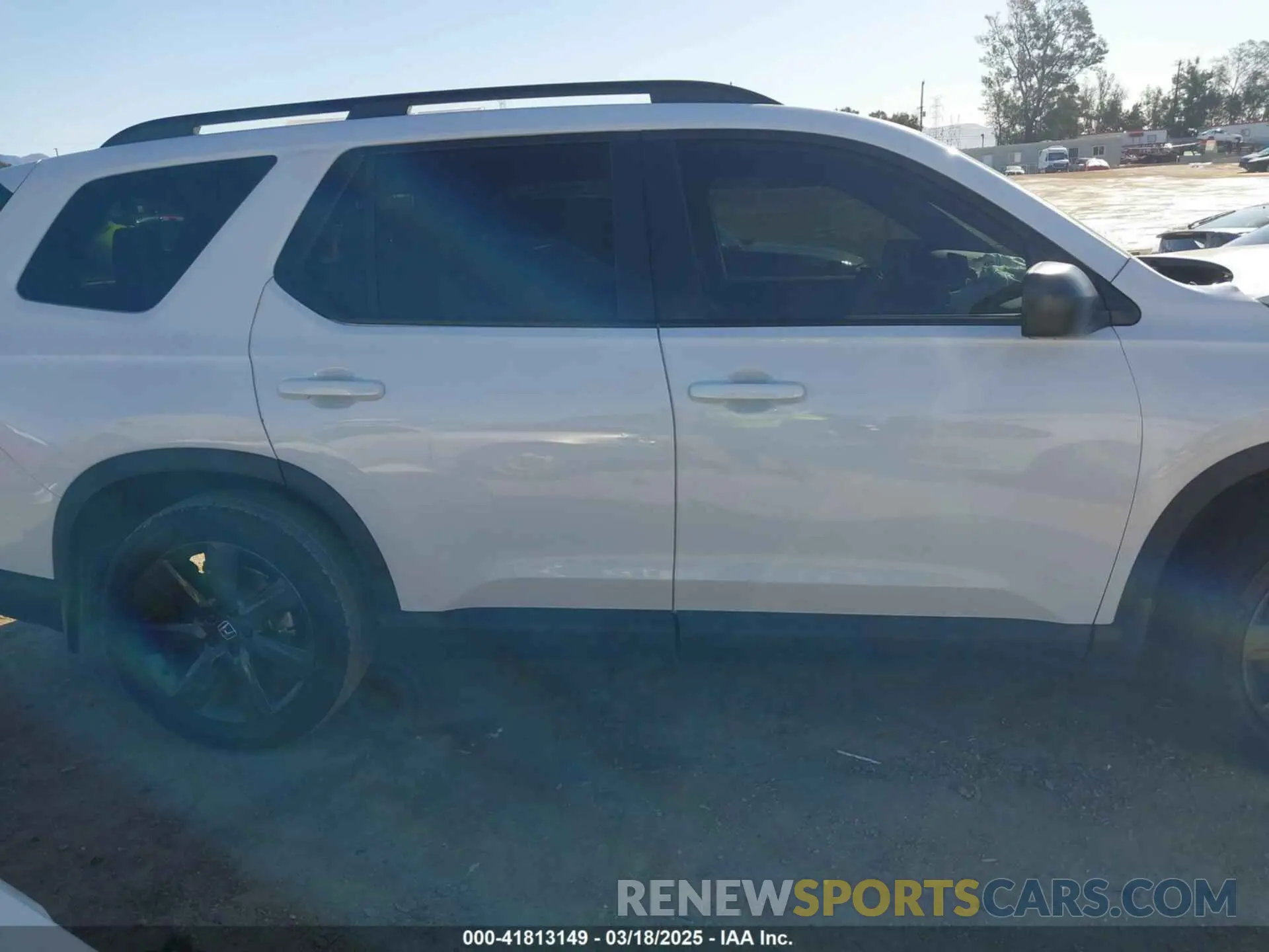 14 fotografías del automóvil dañado 5FNYG2H30PB012041 HONDA PILOT 2023