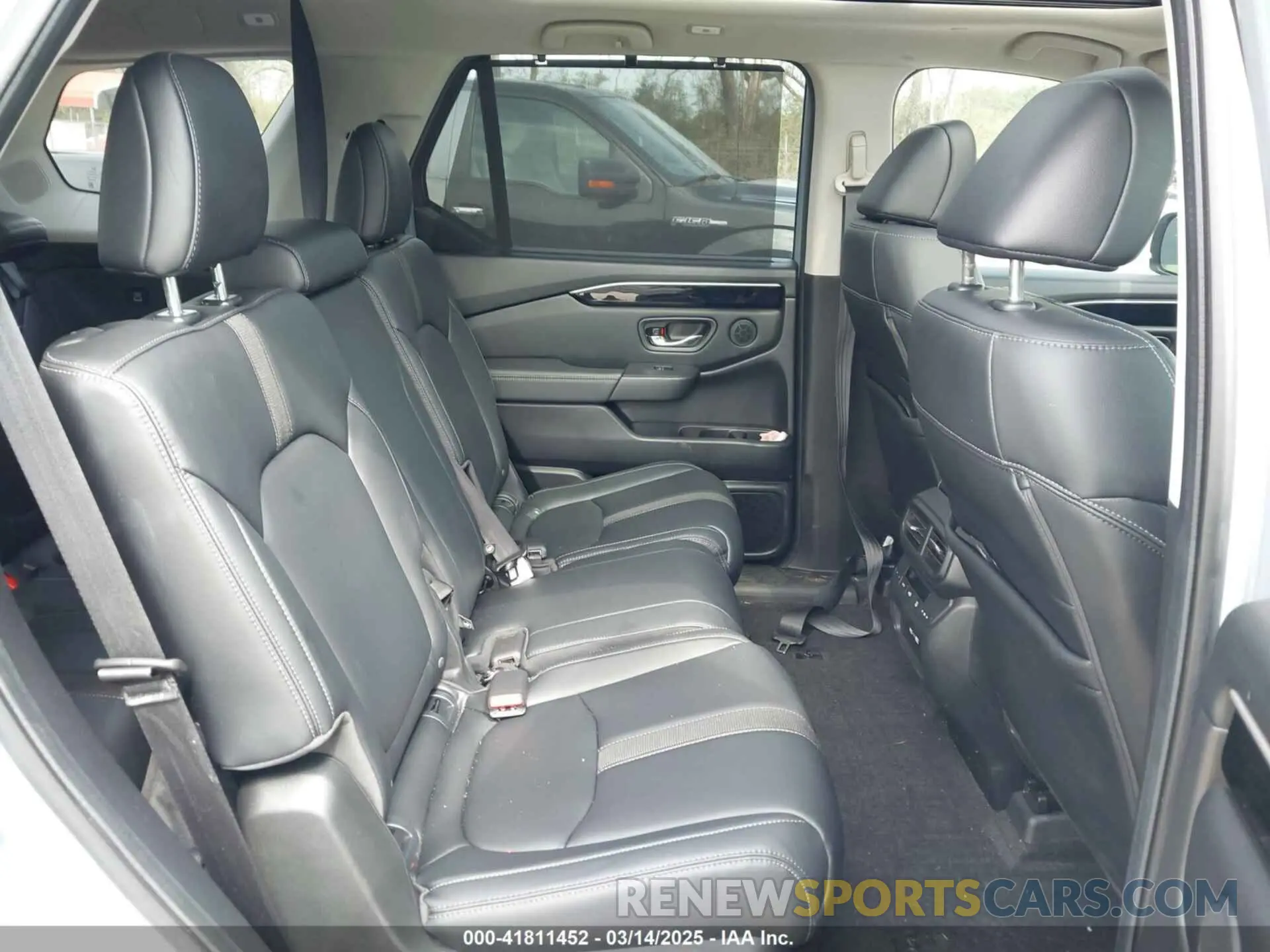 8 fotografías del automóvil dañado 5FNYG2H73PB000968 HONDA PILOT 2023