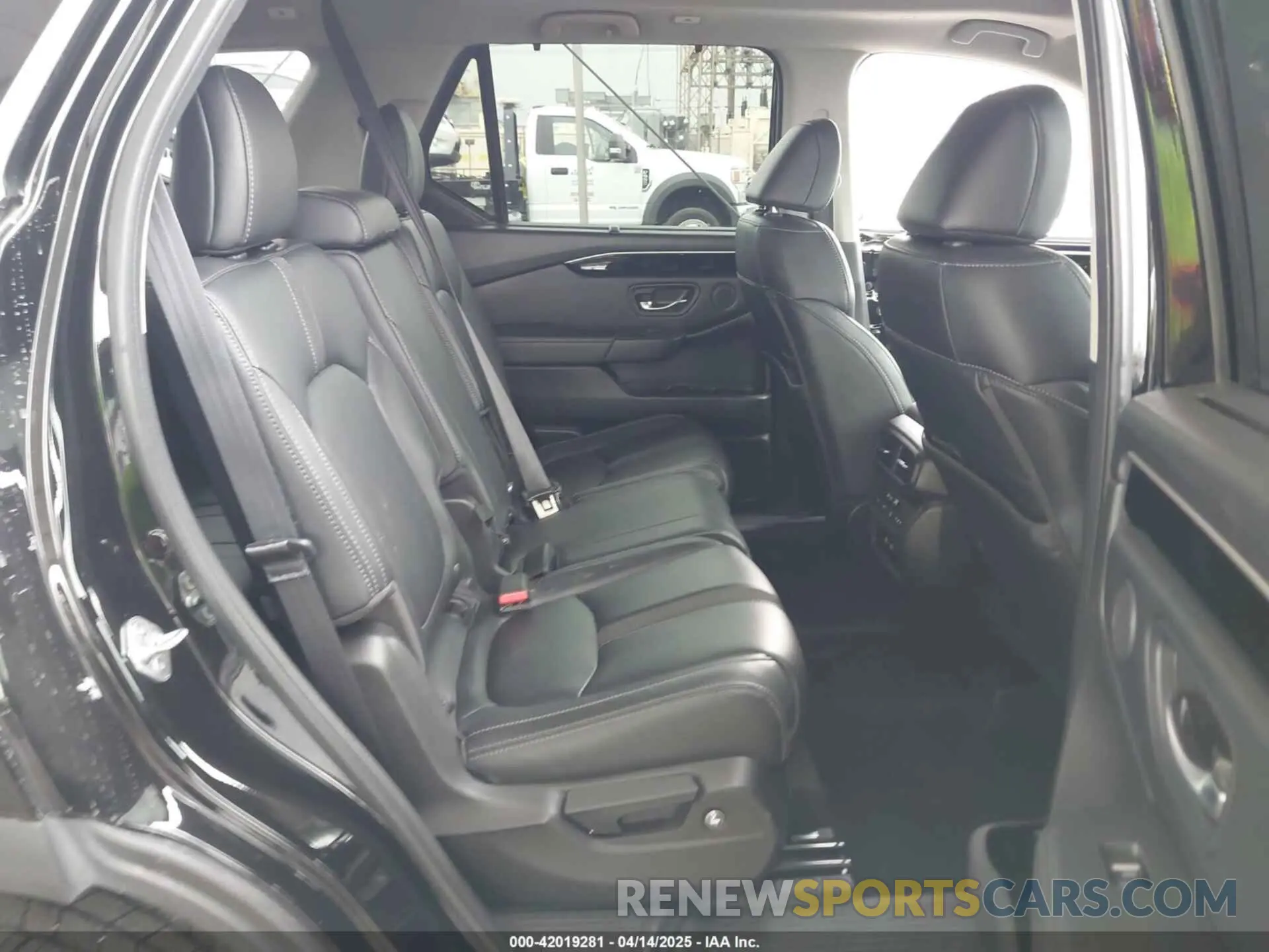 8 fotografías del automóvil dañado 5FNYG2H78PB006622 HONDA PILOT 2023