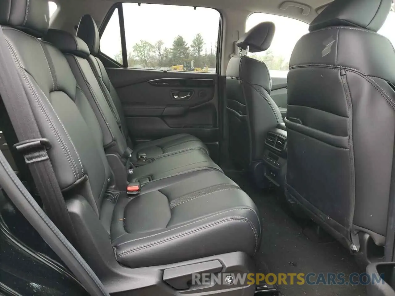 11 fotografías del automóvil dañado 5FNYG1H41RB030036 HONDA PILOT 2024