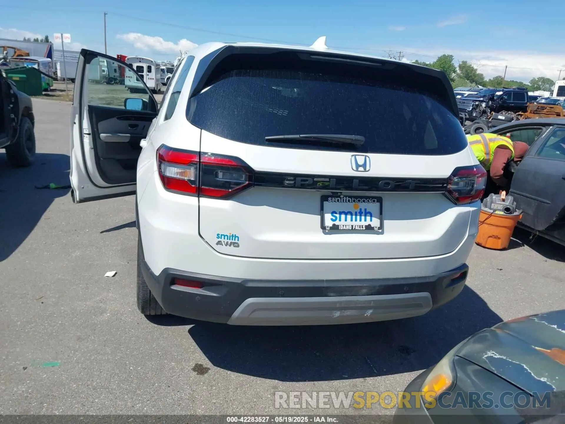 16 fotografías del automóvil dañado 5FNYG1H46RB014463 HONDA PILOT 2024