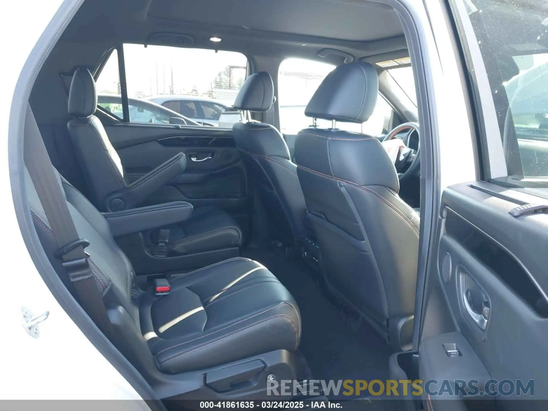 8 fotografías del automóvil dañado 5FNYG1H62RB016499 HONDA PILOT 2024