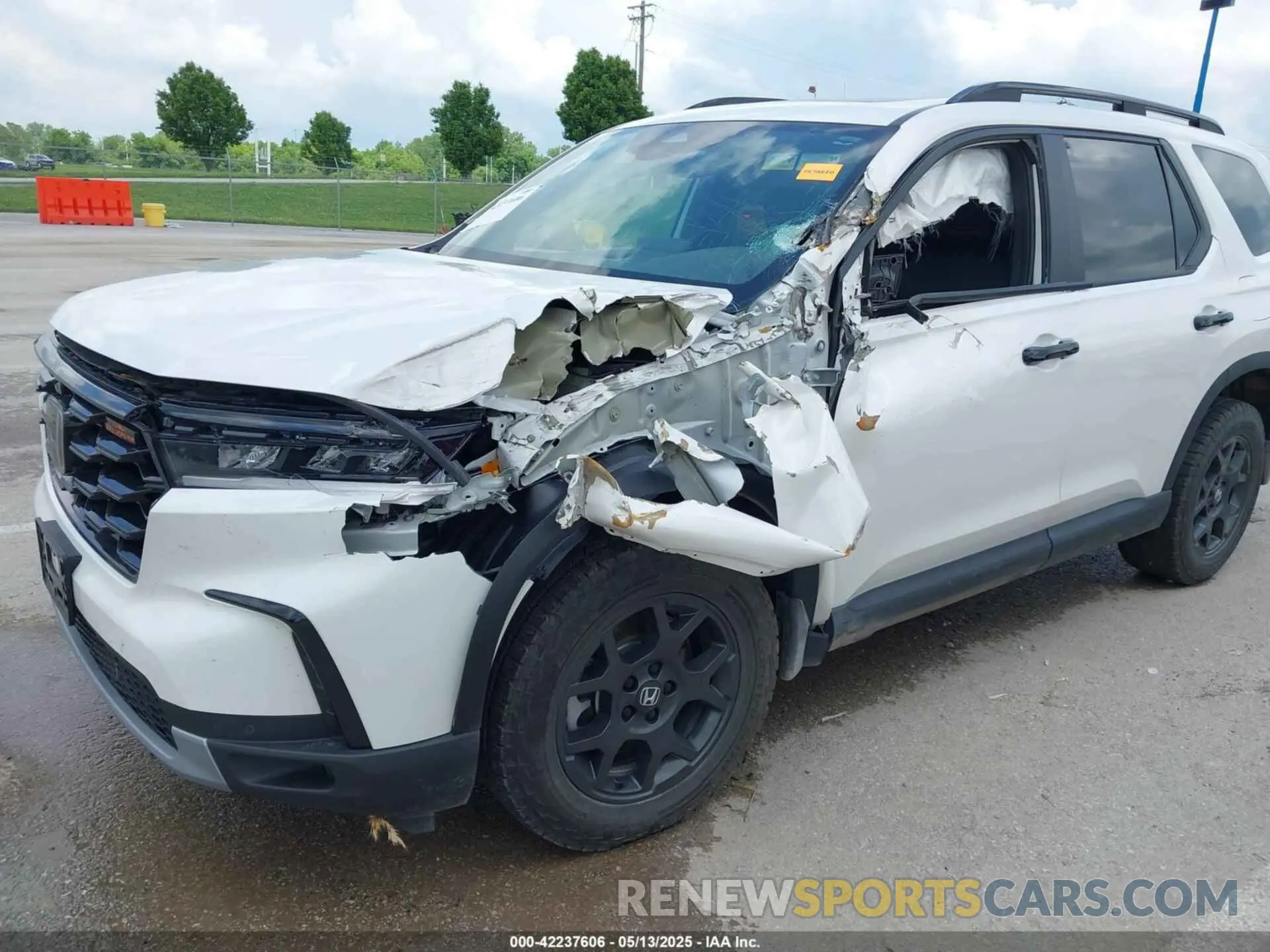 6 fotografías del automóvil dañado 5FNYG1H6XRB004763 HONDA PILOT 2024