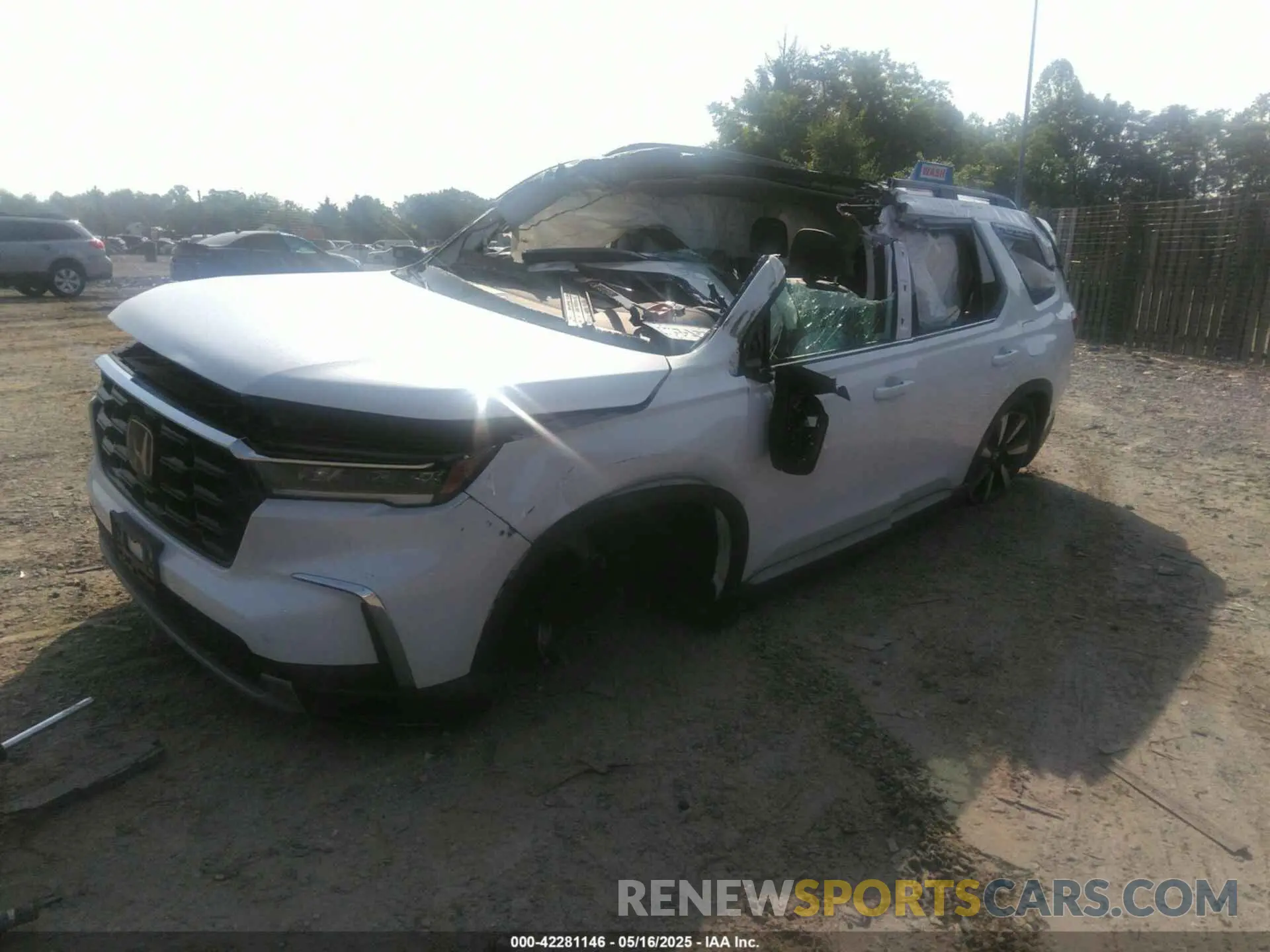 2 fotografías del automóvil dañado 5FNYG1H70RB038106 HONDA PILOT 2024