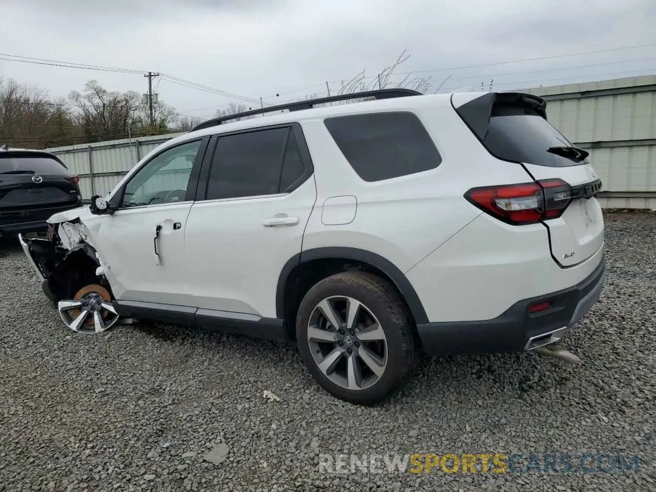 2 fotografías del automóvil dañado 5FNYG1H8XRB009639 HONDA PILOT 2024