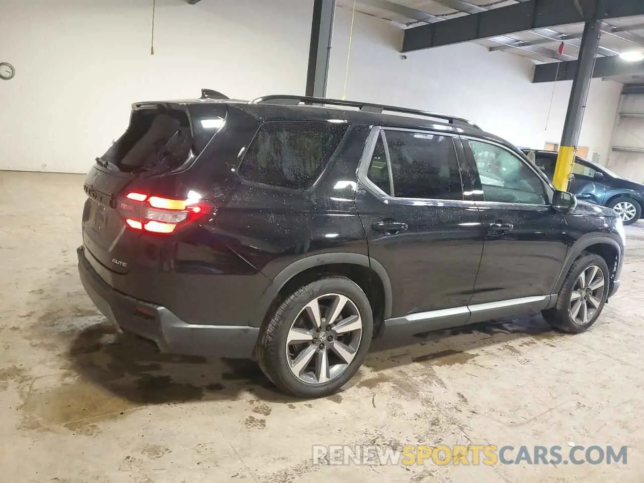 3 fotografías del automóvil dañado 5FNYG1H8XRB045993 HONDA PILOT 2024