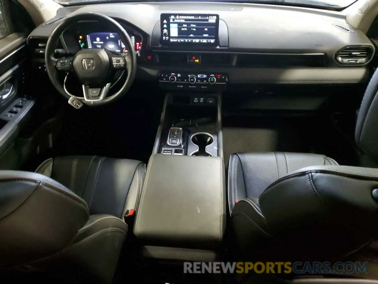 8 fotografías del automóvil dañado 5FNYG1H8XRB045993 HONDA PILOT 2024