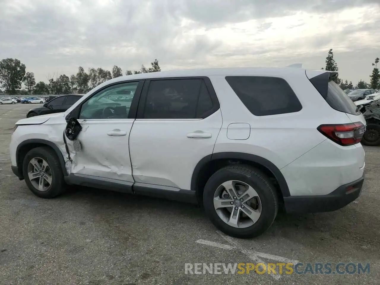 2 fotografías del automóvil dañado 5FNYG2H42RB015857 HONDA PILOT 2024