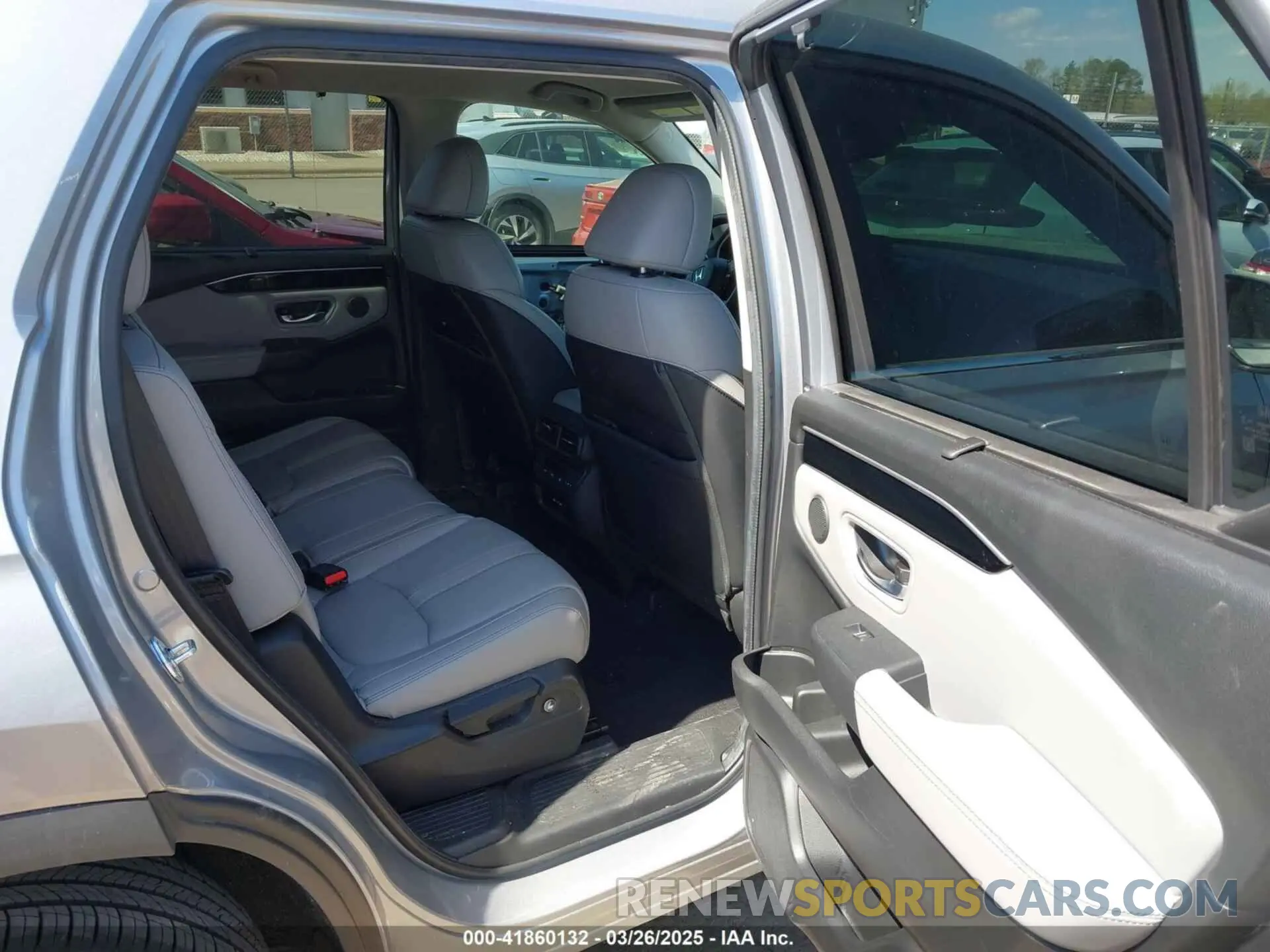 8 fotografías del automóvil dañado 5FNYG2H43RB014538 HONDA PILOT 2024