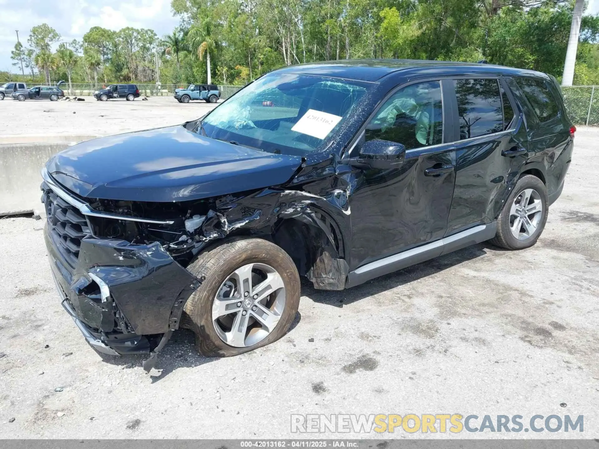 2 fotografías del automóvil dañado 5FNYG2H49RB014141 HONDA PILOT 2024