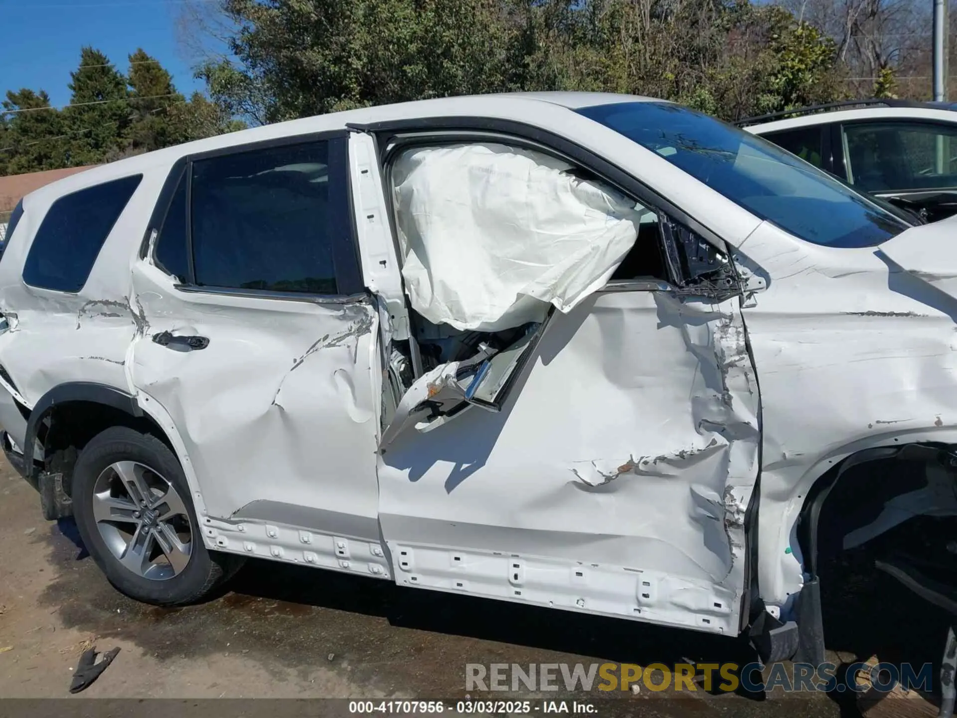 13 fotografías del automóvil dañado 5FNYG2H57RB001333 HONDA PILOT 2024